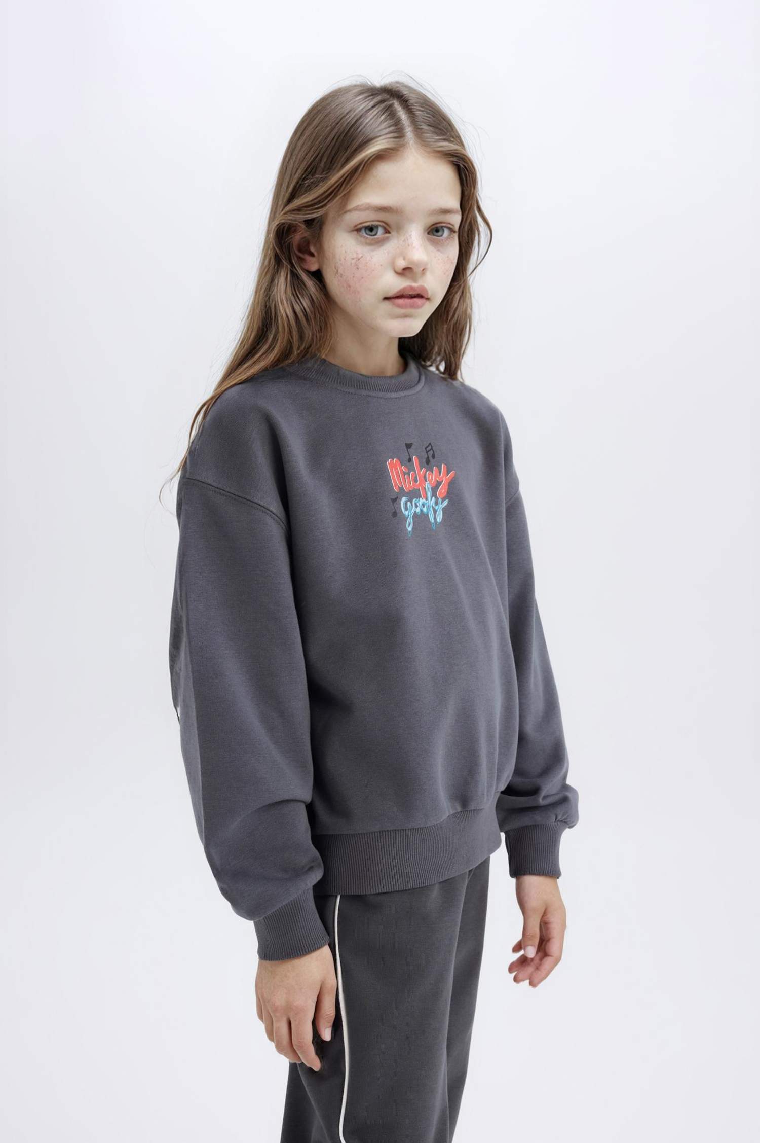 Girl Disney Mickey Mouse &Friends Oversize Fit Back Printed Sweatshirt