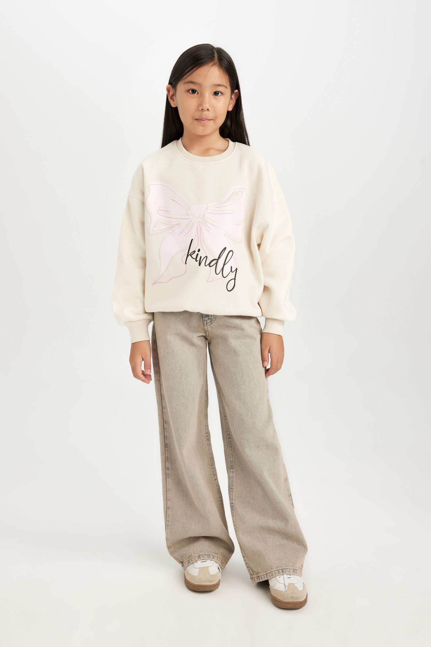 Свитшот свободного кроя с принтом для девочек