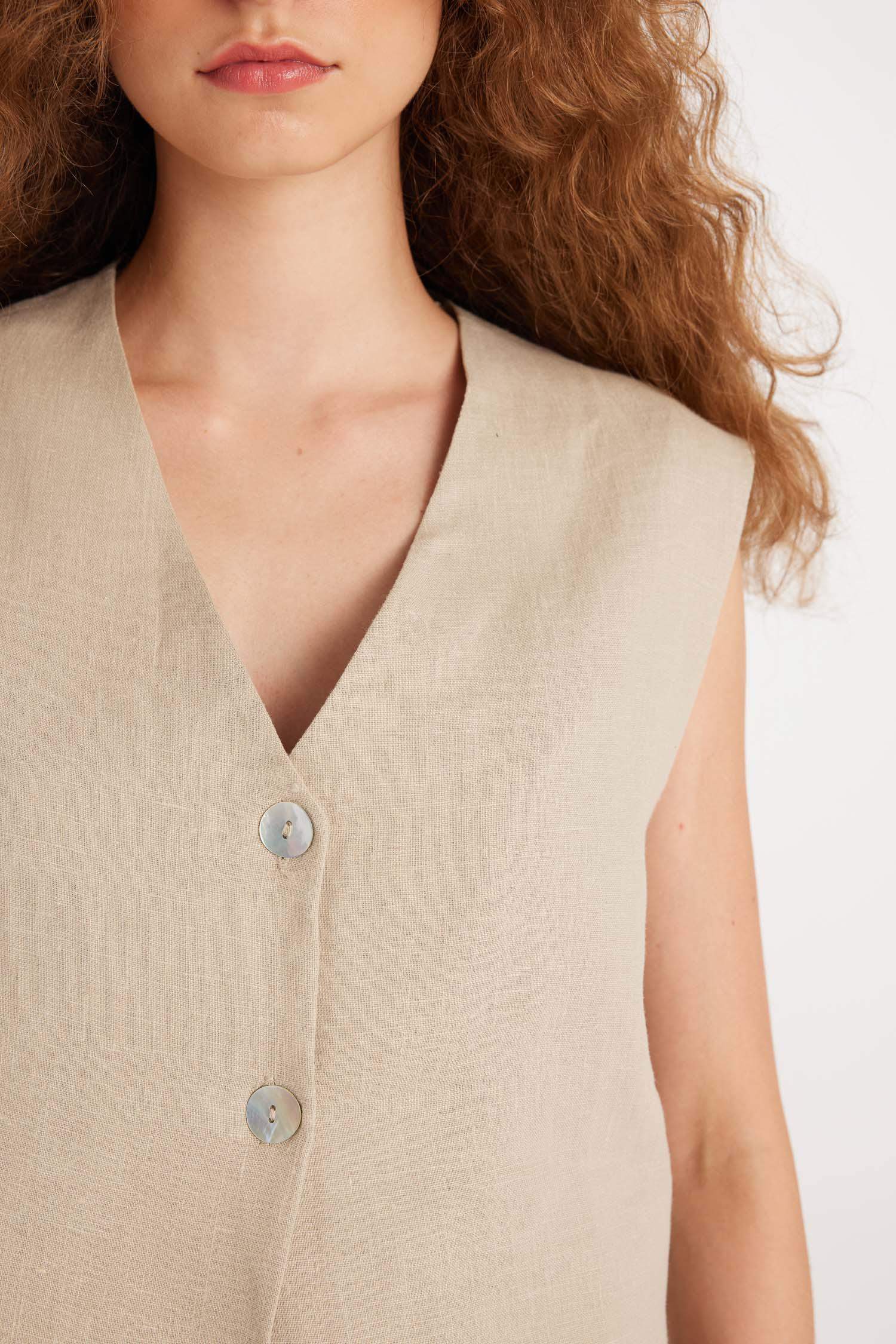 يلك بليزر كتان بياخة V من Manuka x DeFacto