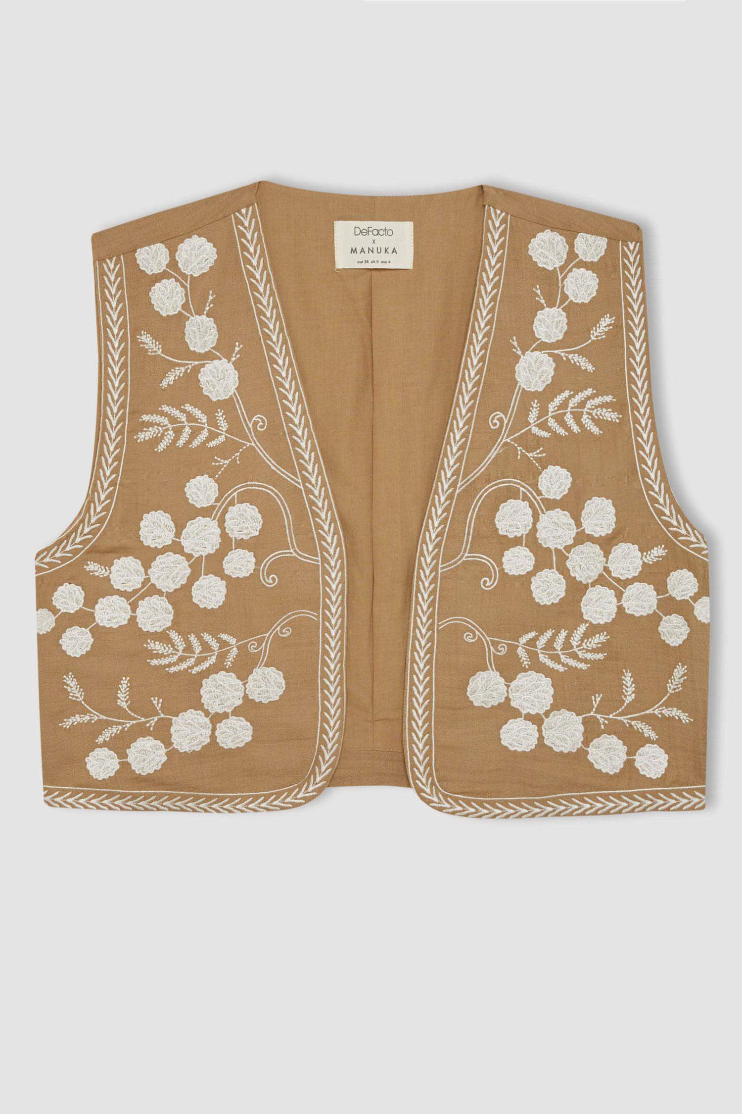 Manuka x DeFacto V Yaka İşlemeli Müslin Yelek