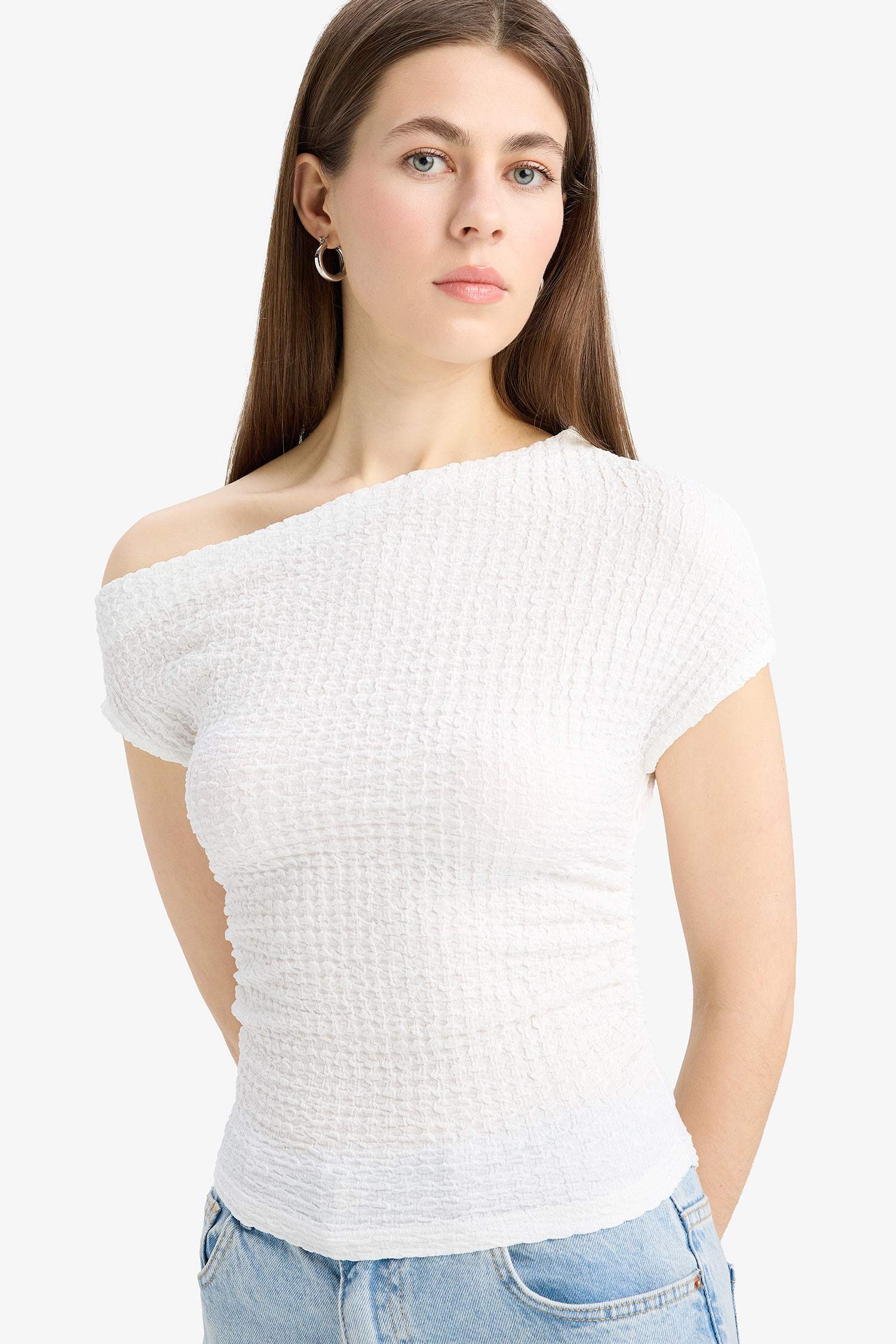 Slim Fit Dar Kesim Tek Omuzlu Bürümcük Kısa Kollu Tişört