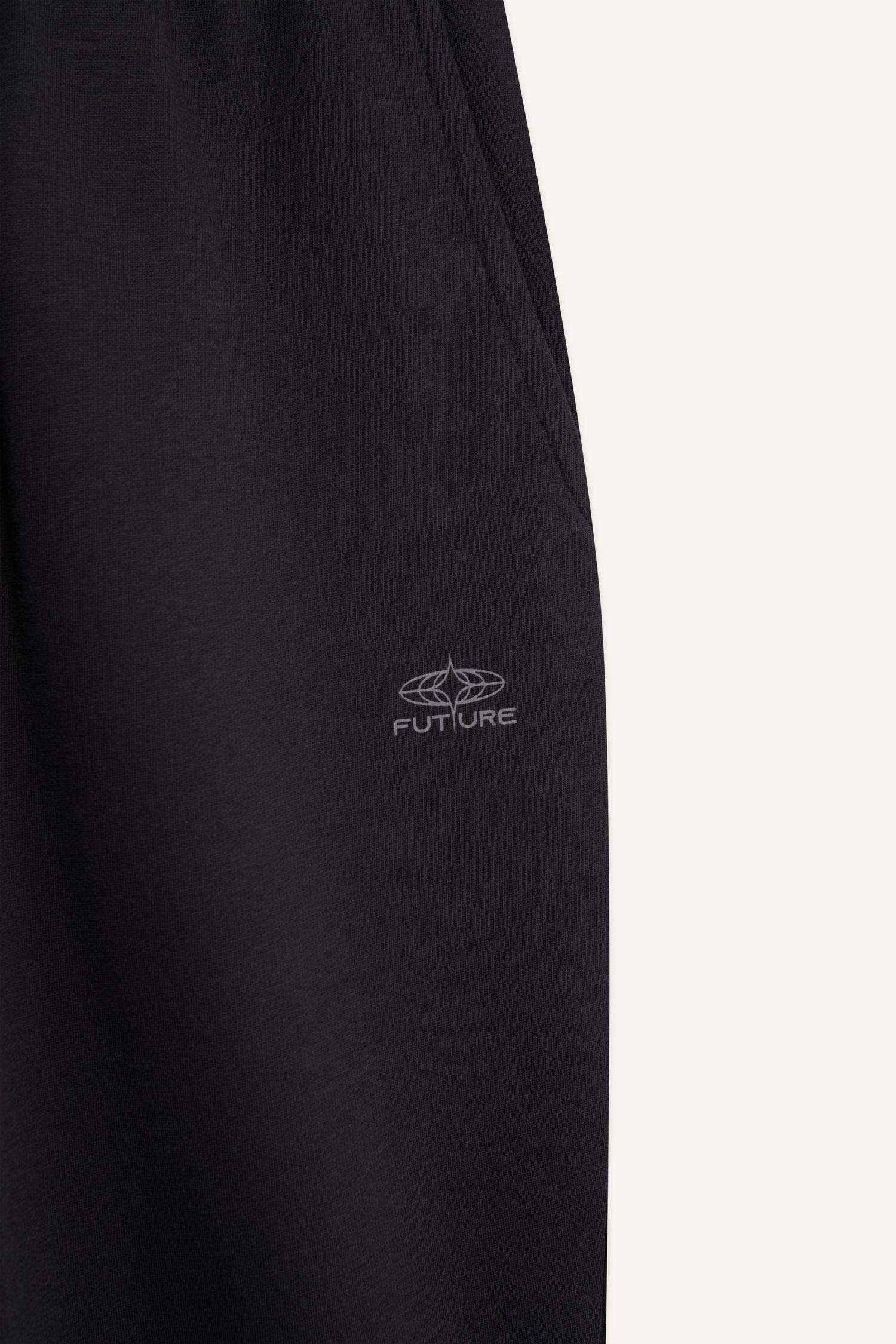 Regular Fit With Pockets Printed Thin Sweatshirt Fabric Trousers