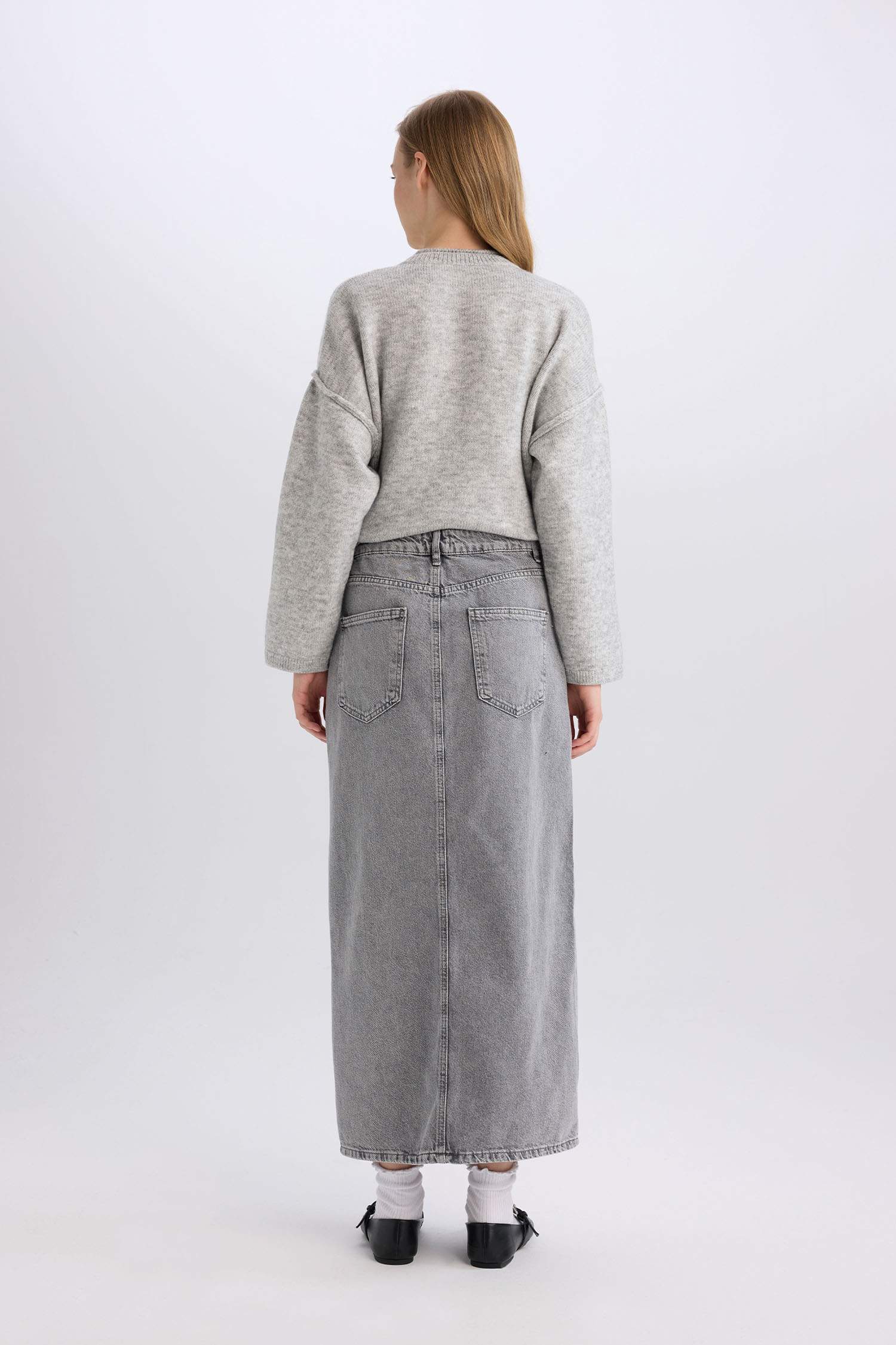 Fashion Fit Slit Pocketed Long Denim Skirt