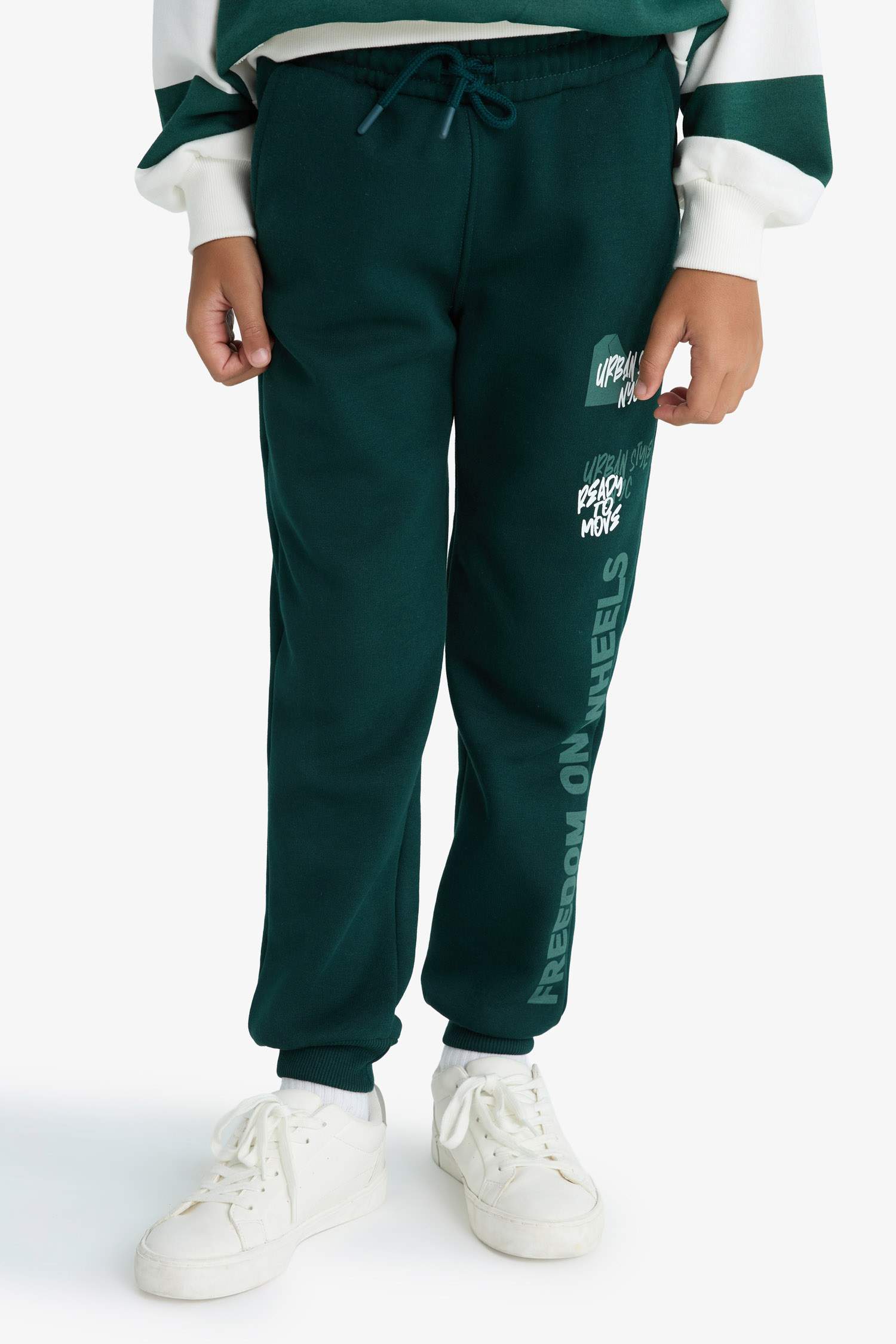 Erkek Çocuk Beli Paçası Lastikli Baskılı Eşofman Altı