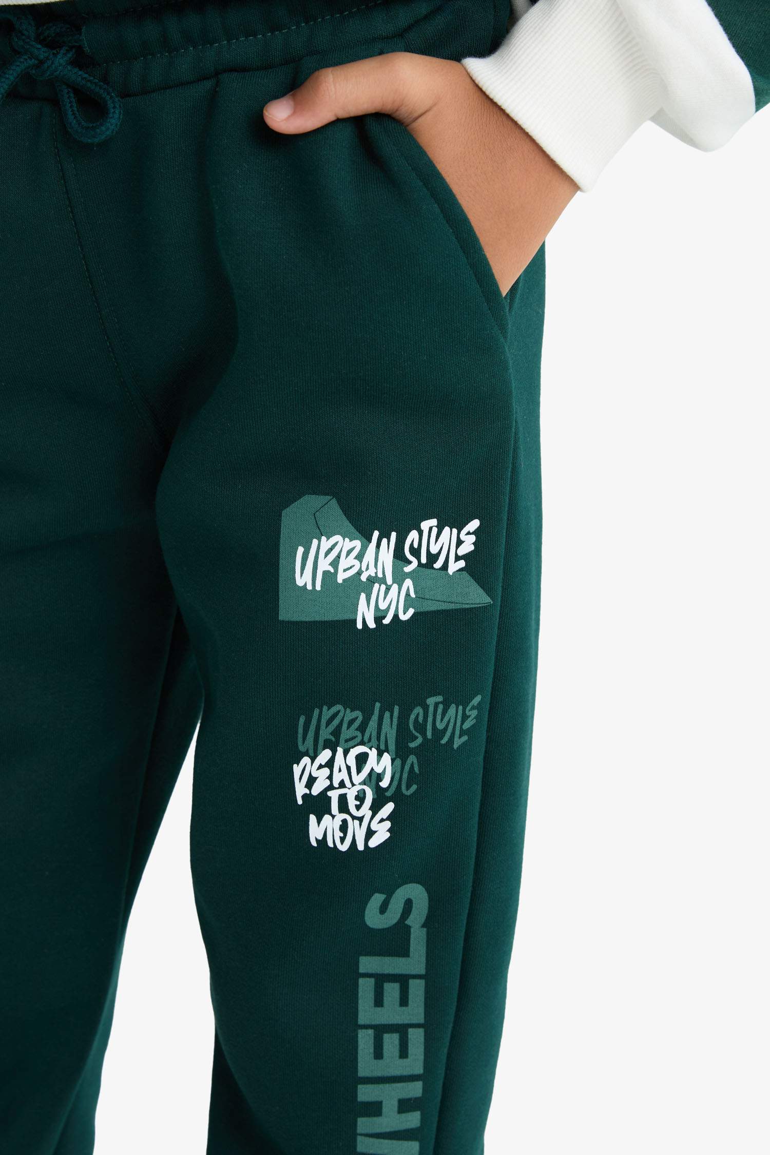 Erkek Çocuk Beli Paçası Lastikli Baskılı Eşofman Altı