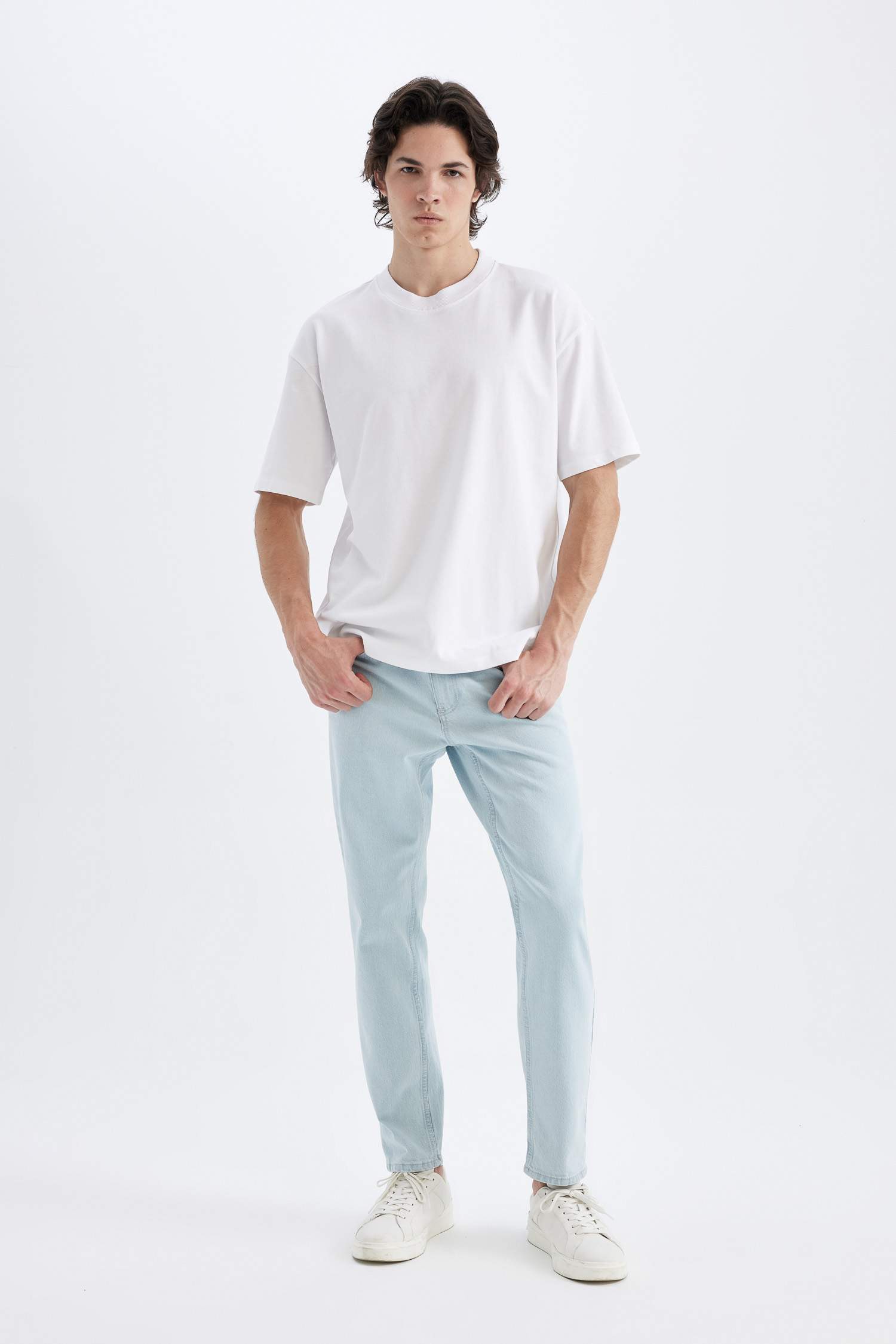 Pantalon Jean Slim à Taille Normale et Jambe ajustées