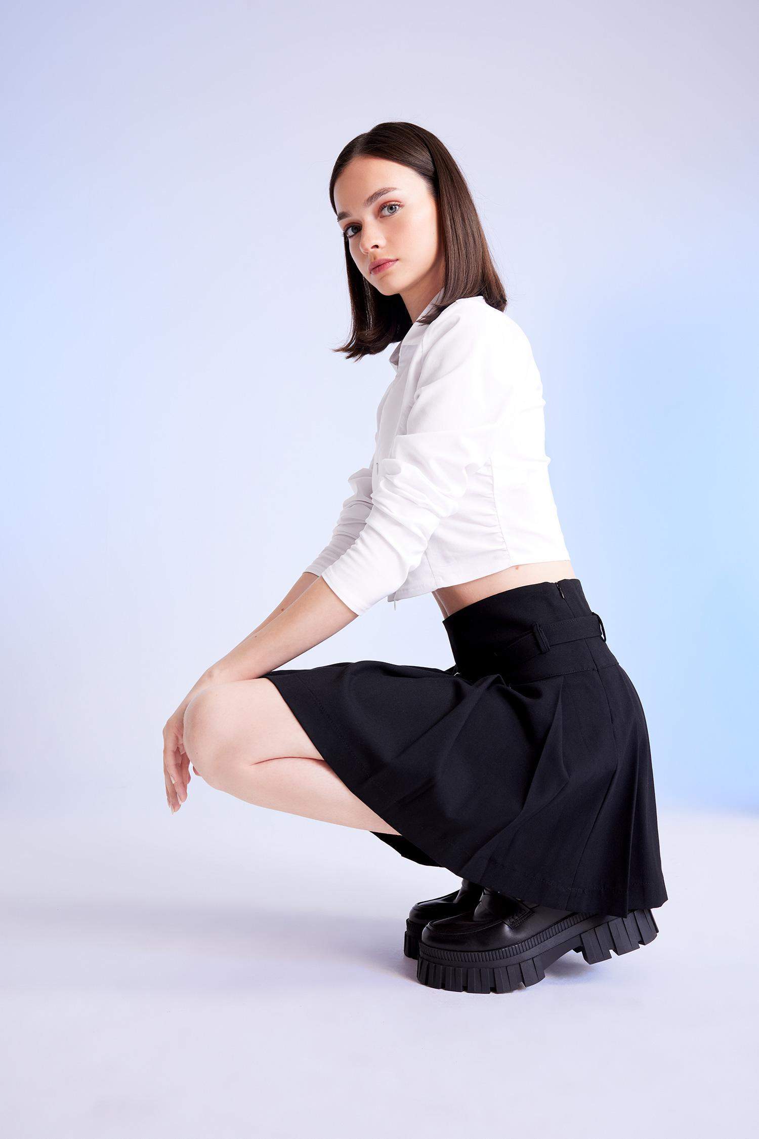 Yüksek Bel Basic Düz Kemerli Pileli Siyah Mini Etek