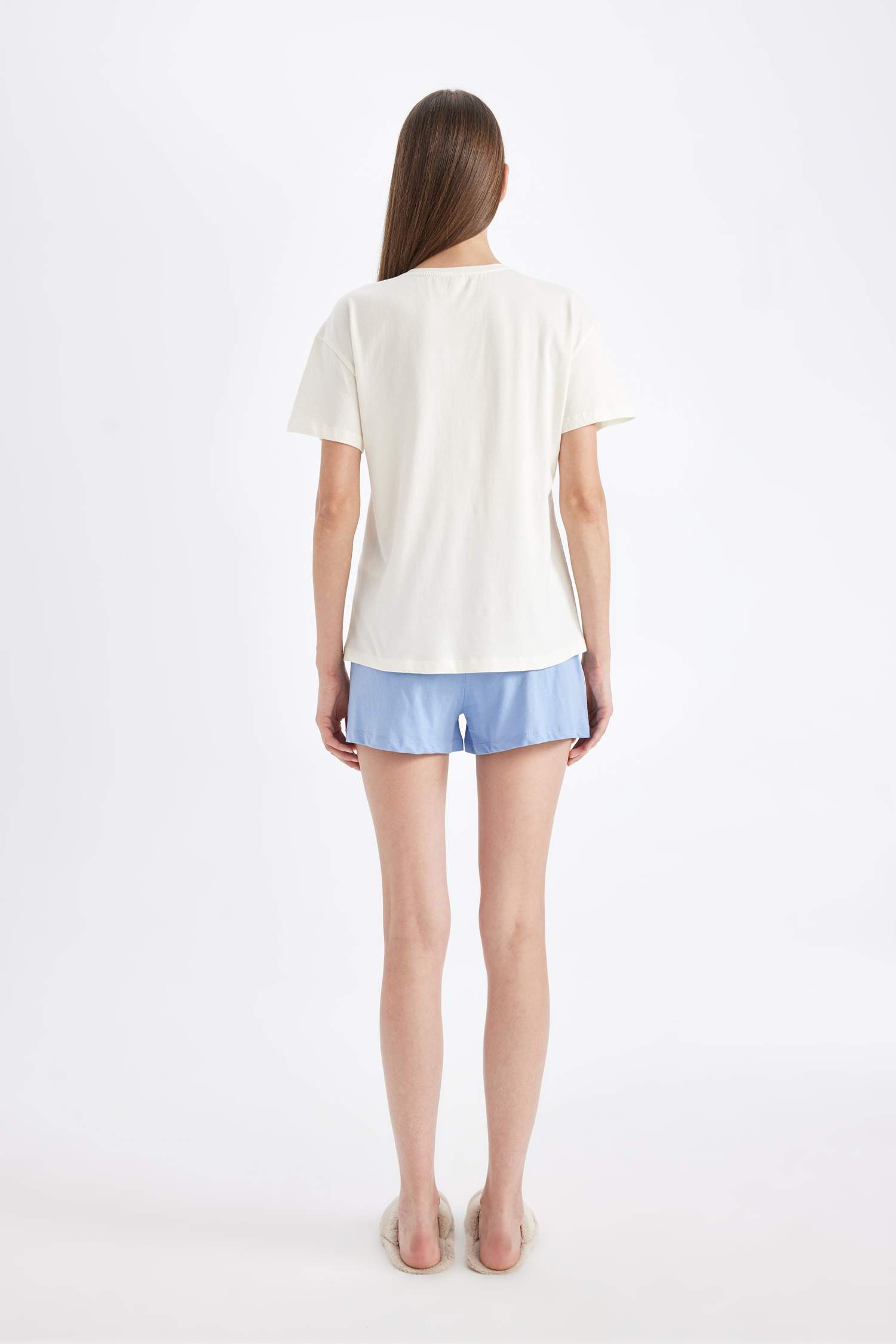 سيت بجامة قصة عادية نص ردن من Fall in Love - قطعتين