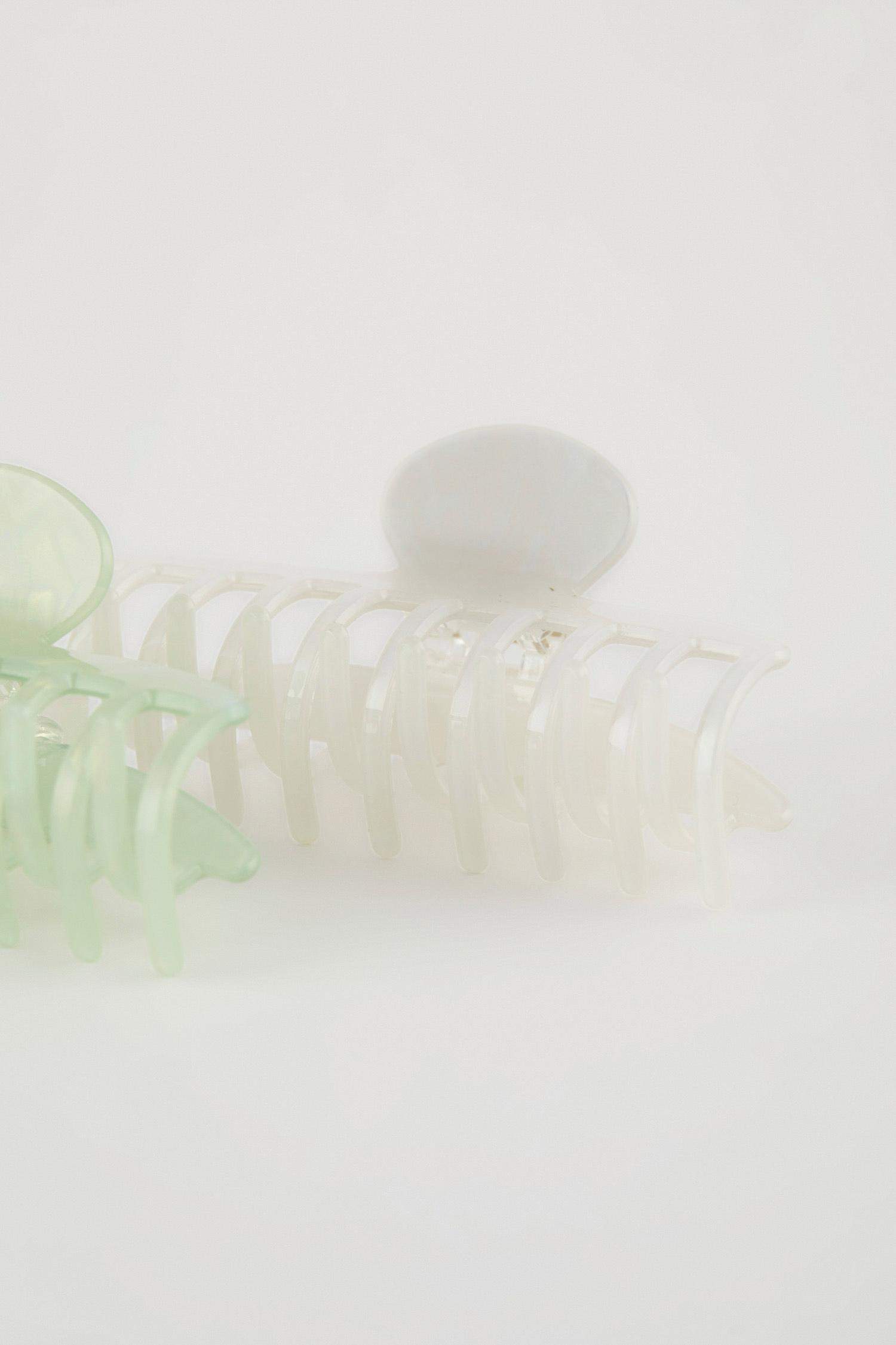 Woman Colorful 2 Piece Latch Clips