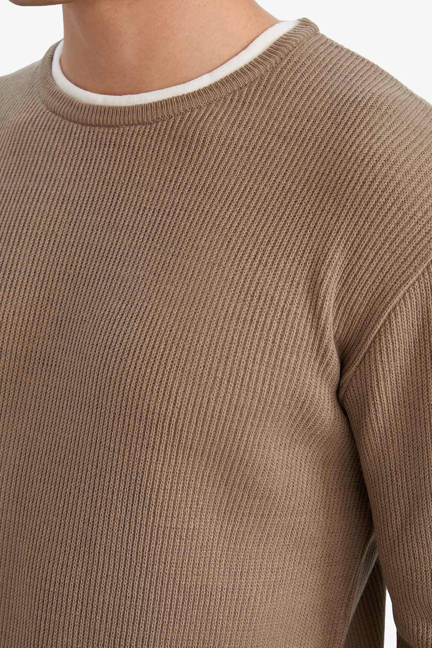 بلوفر تريكو قصة مريحة بياقة مستديرة