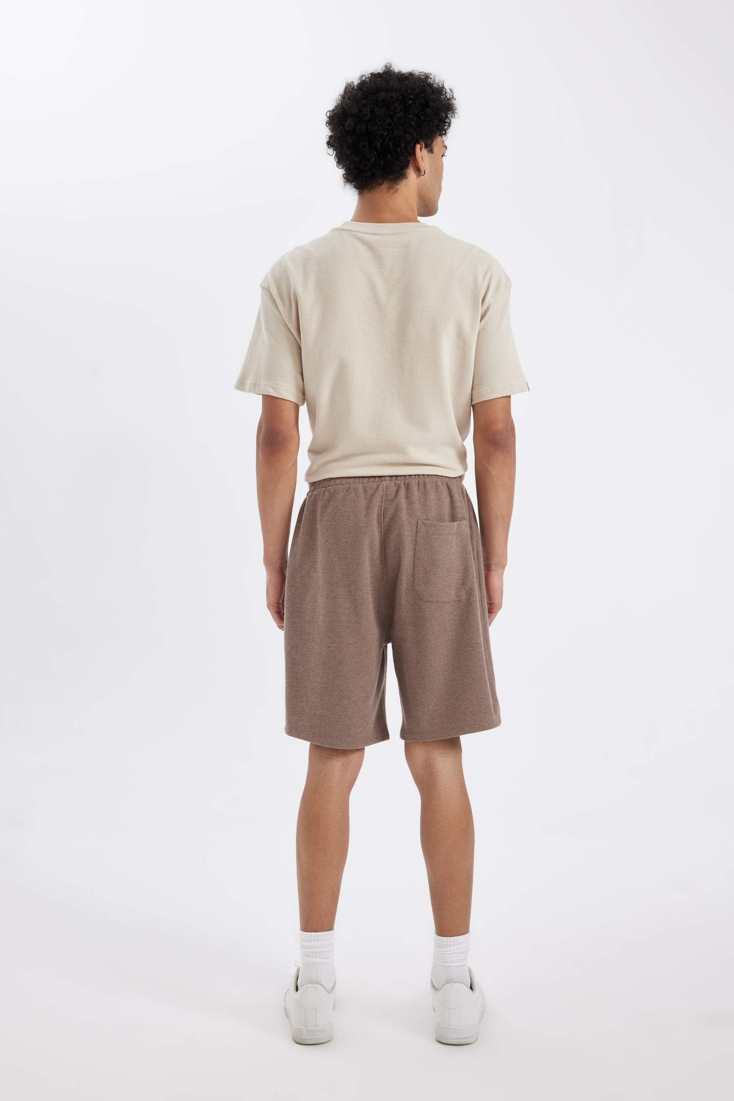 شورت قصة عادية