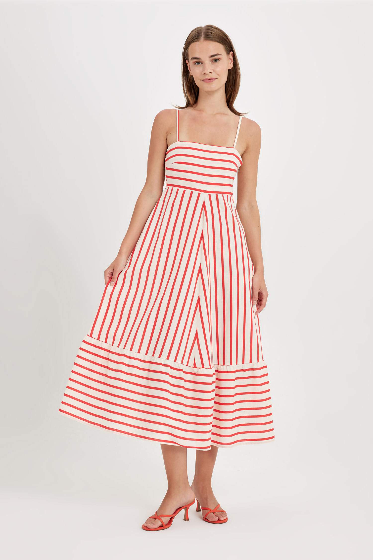 فستان قطن بيبي دول بدون كم مطبوع برقبة مربعة