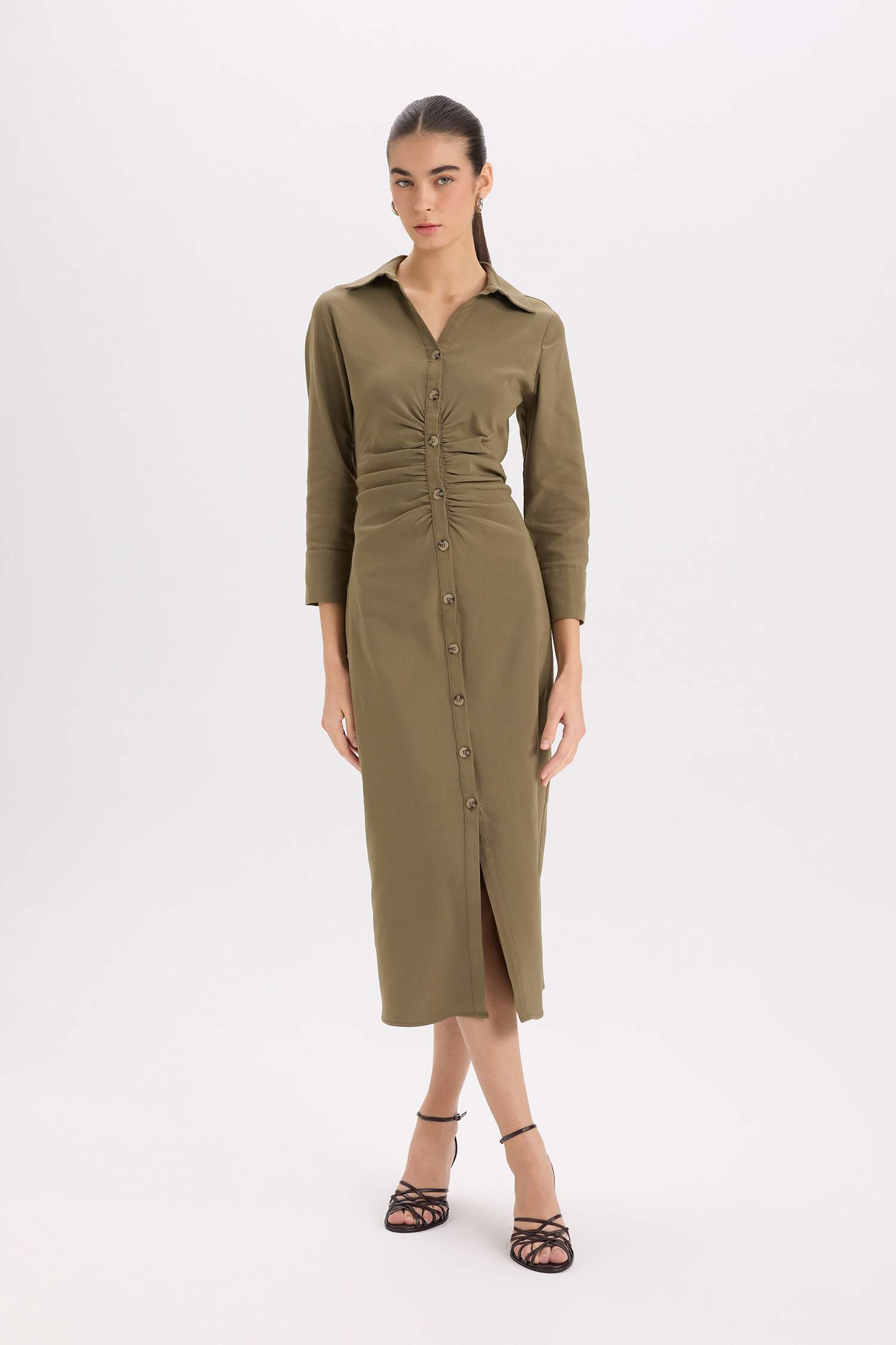 Robe mi-longue à manches courtes et col chemise boutonnée en tissu Bengaline