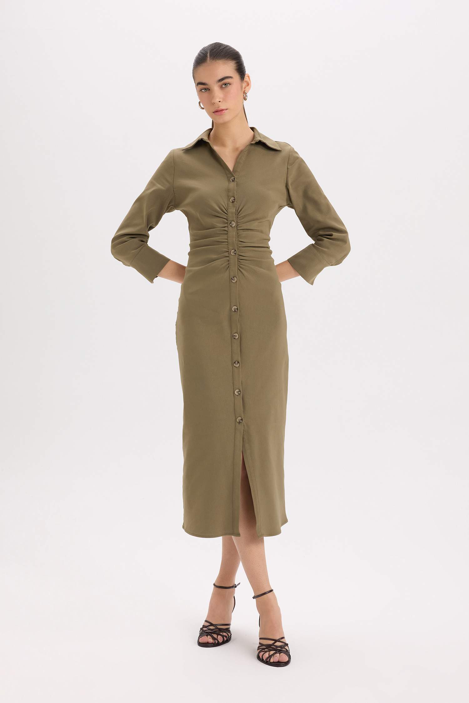 Robe mi-longue à manches courtes et col chemise boutonnée en tissu Bengaline