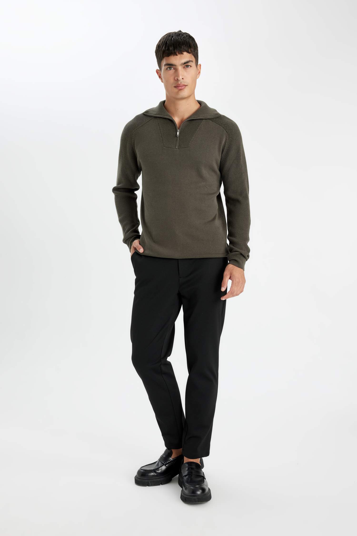 Свитер стандартного кроя