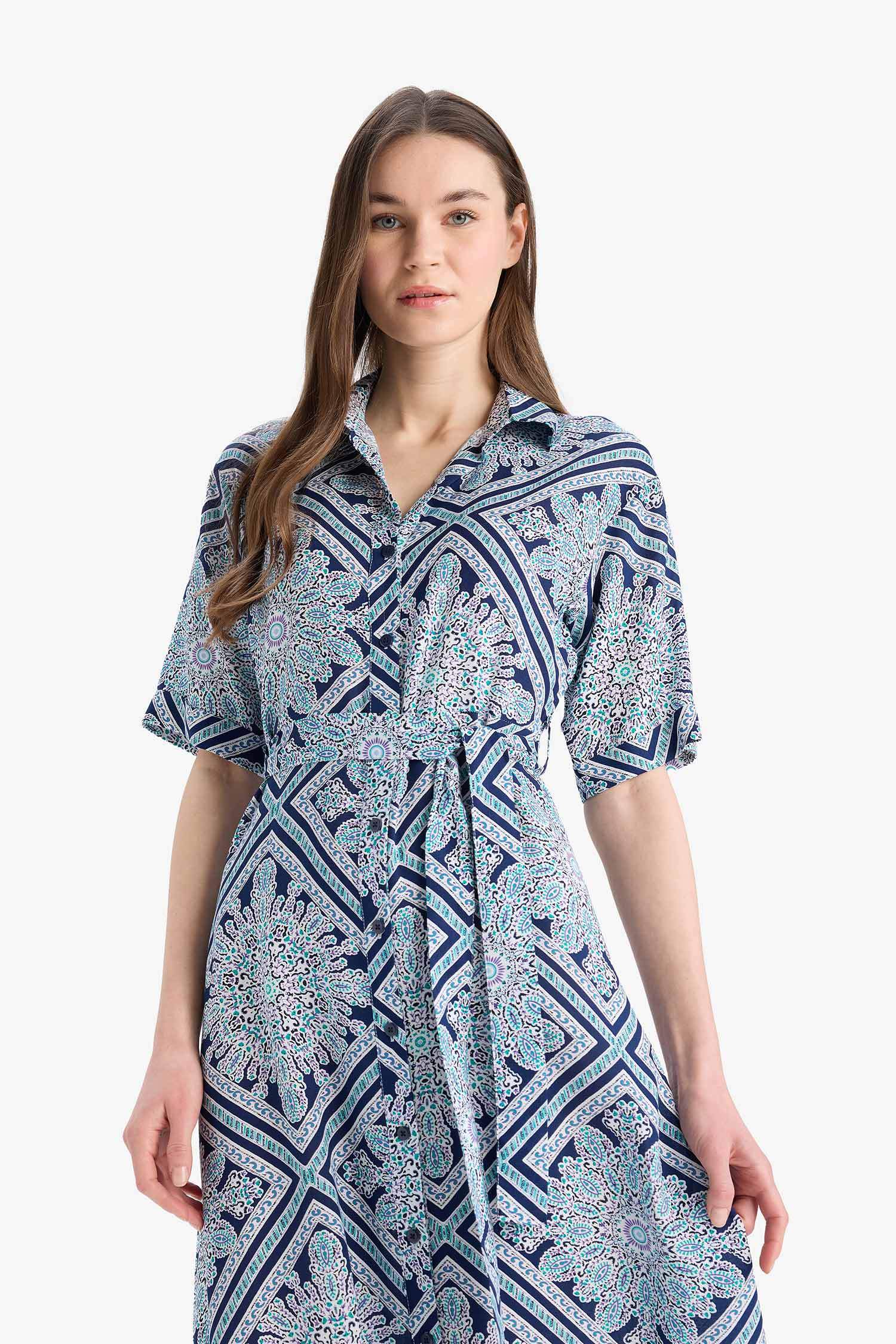 فستان مطبوع بقصة A بياخة قميص كم مزدوج