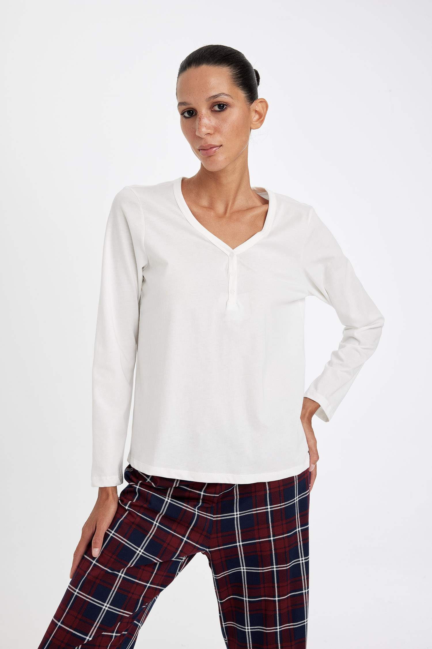 Pijama Takımı V Yaka Uzun Kollu Basic Düz Üst Kareli Beli Lastikli Alt-Fall in Love 