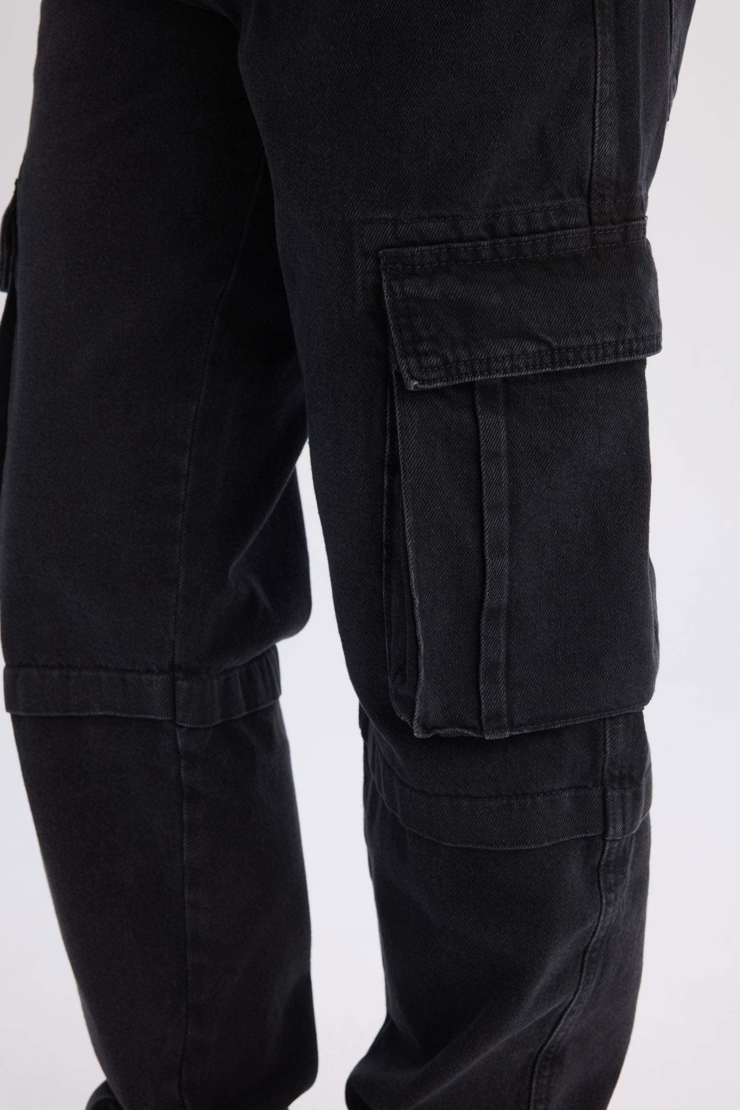 Relax Fit Straight Leg Jeans
