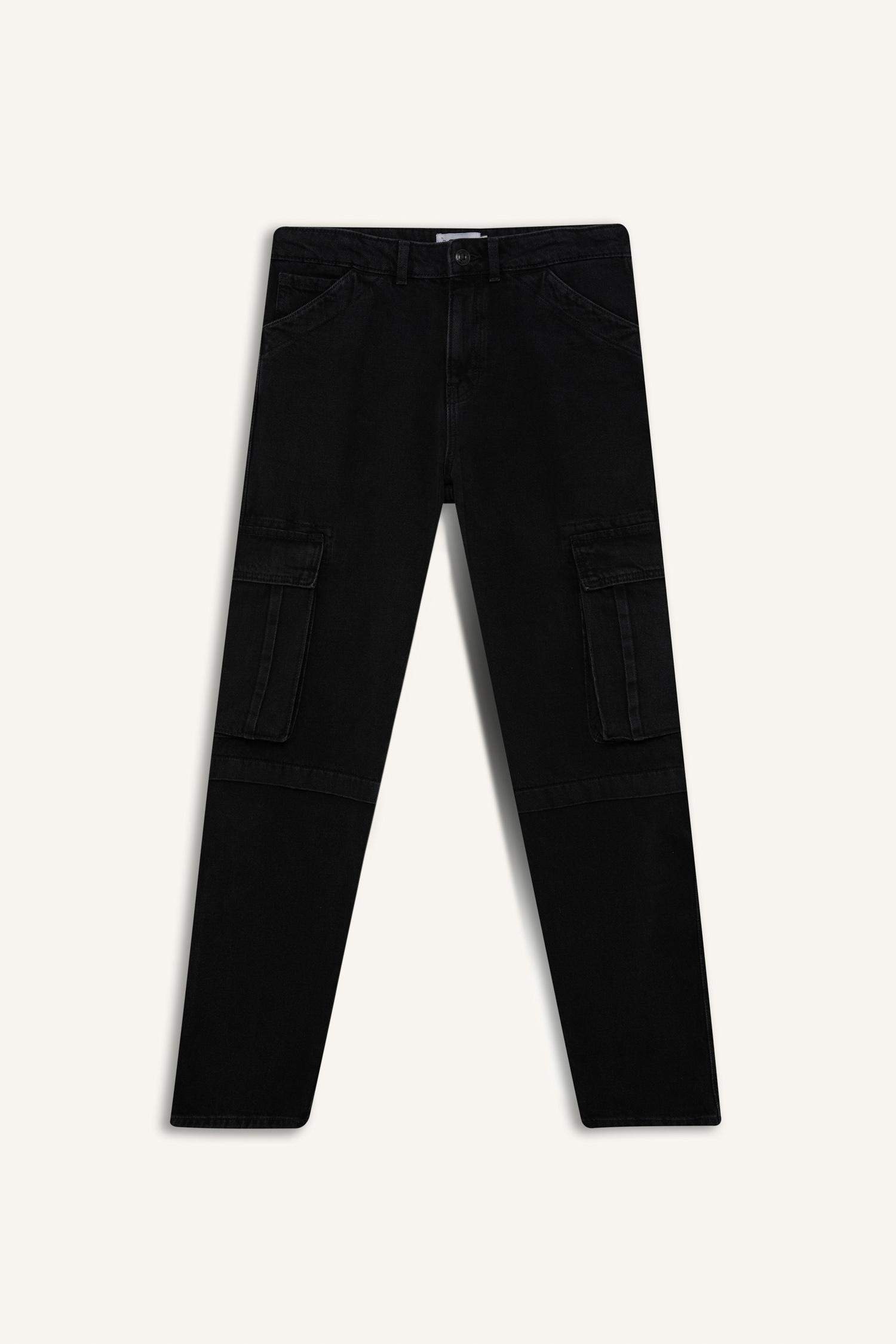 Relax Fit Straight Leg Jeans