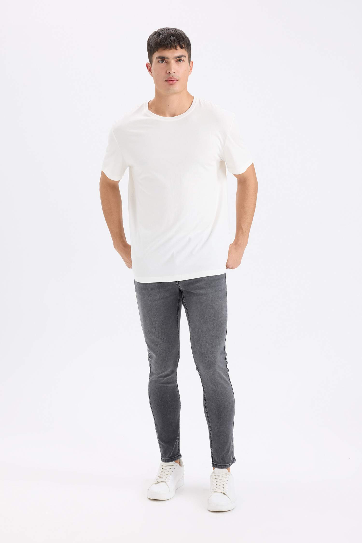 Skinny Comfort Fit Ripped Detailed Skinny Leg Jeans