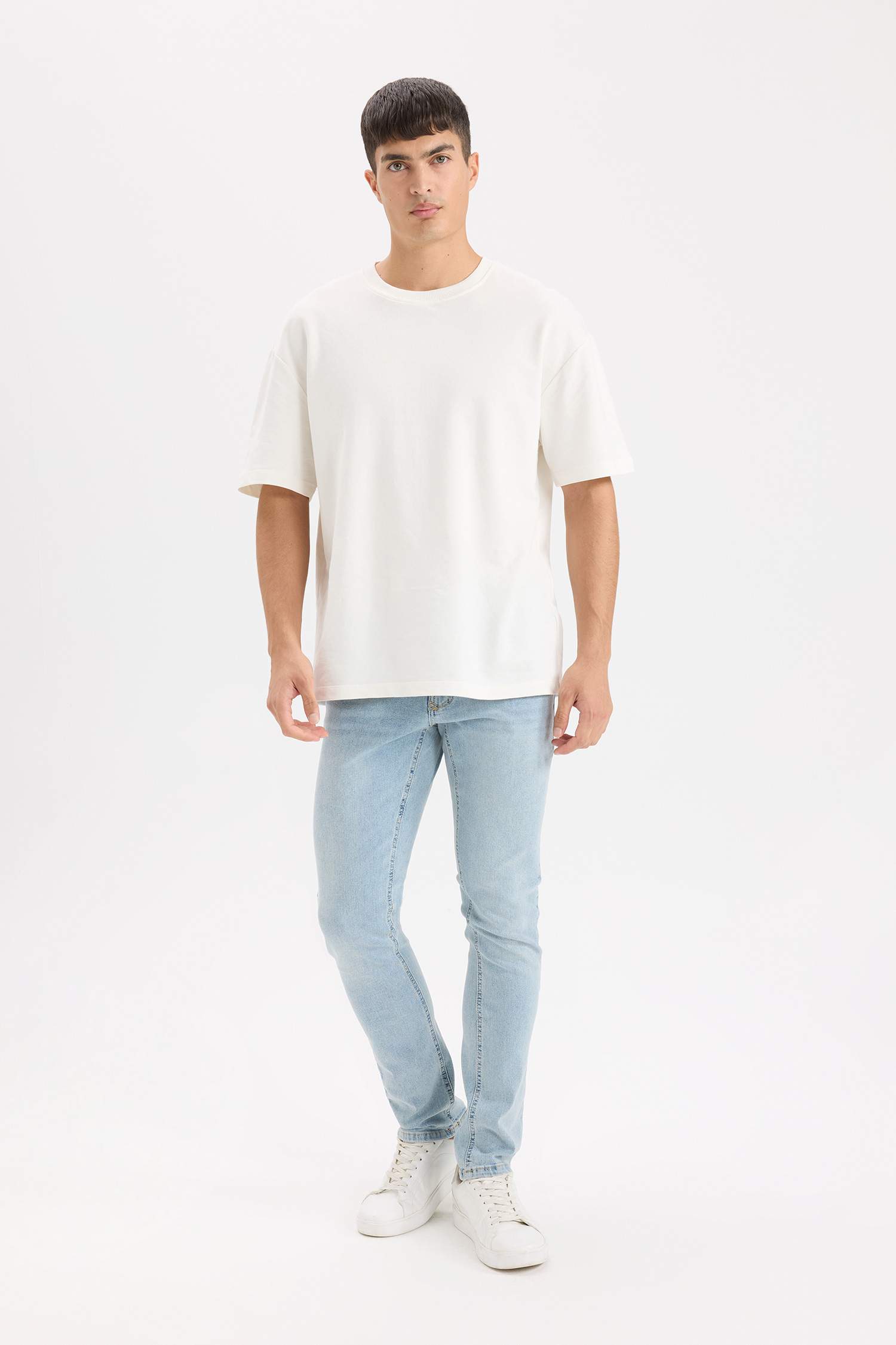 سروال جينز جينز بيدرو سليم فيت بساق ضيق