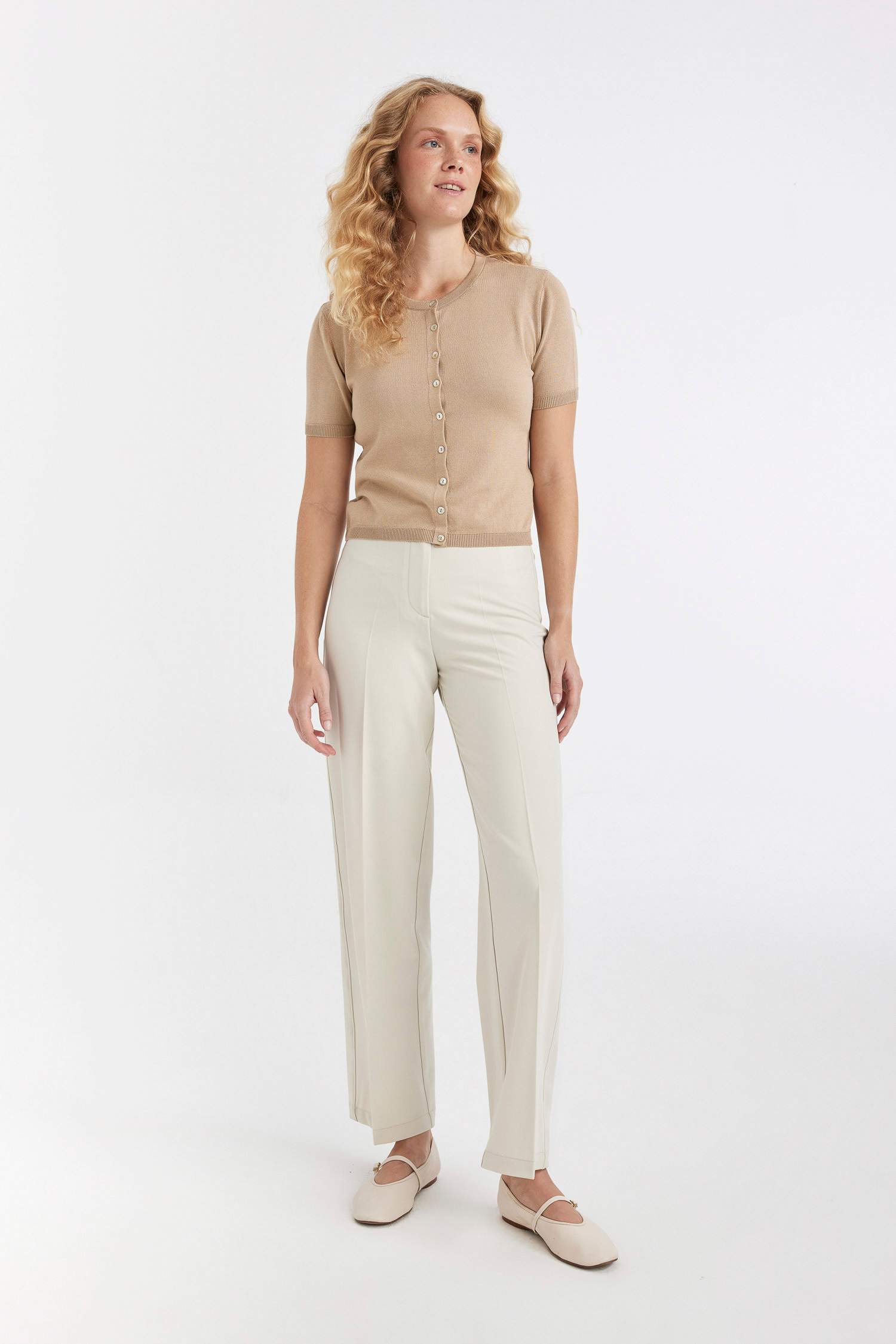 Regular Fit Bisiklet Yaka Basic Düz Düğmeli Kısa Kollu Triko Hırka