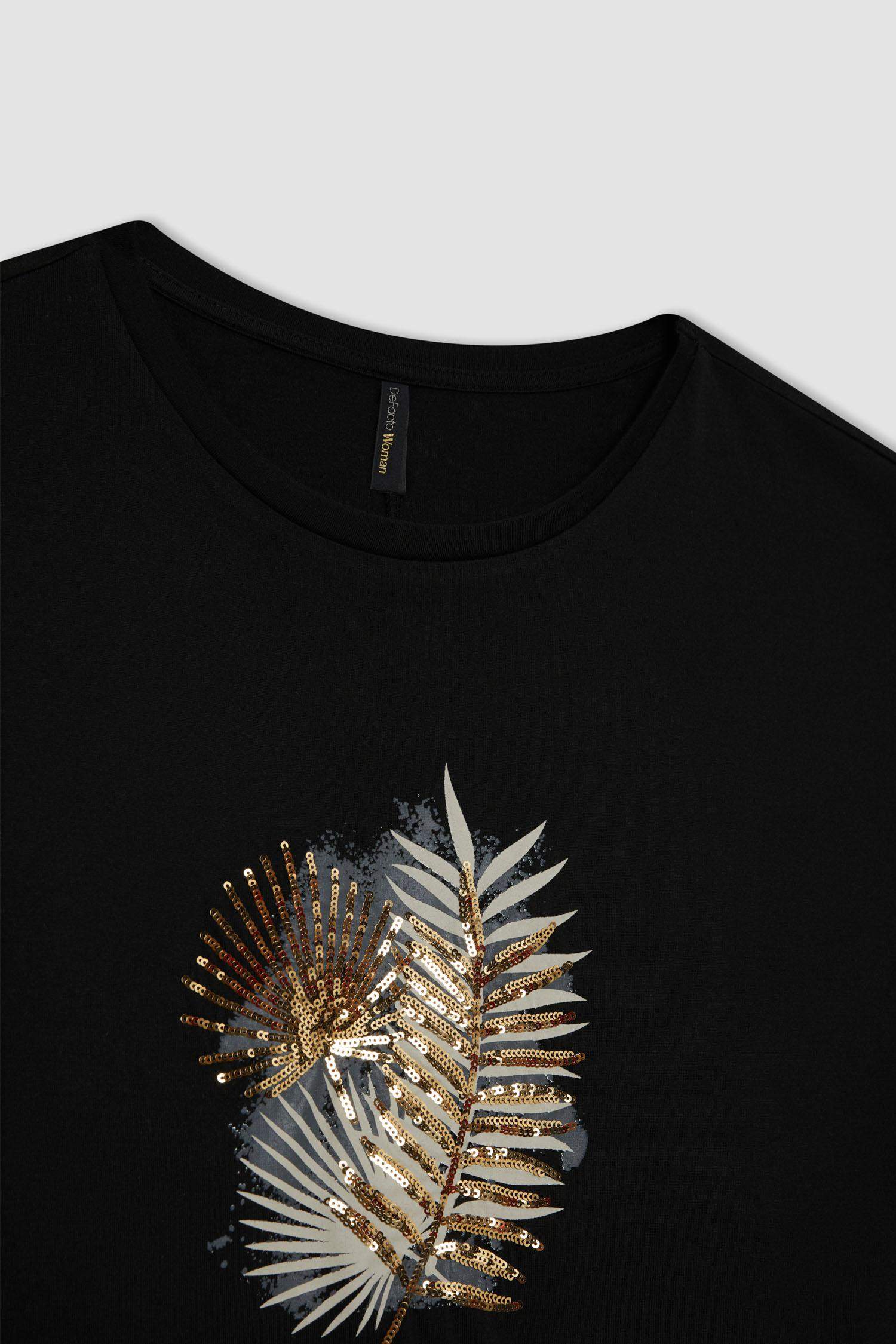 Regular Fit Crew Neck Short Sleeve T-Shirt