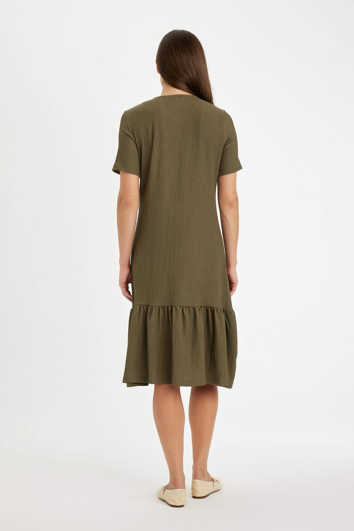 فستان نص كم القماش المنسوج برجل واسع برقبة مستديرة