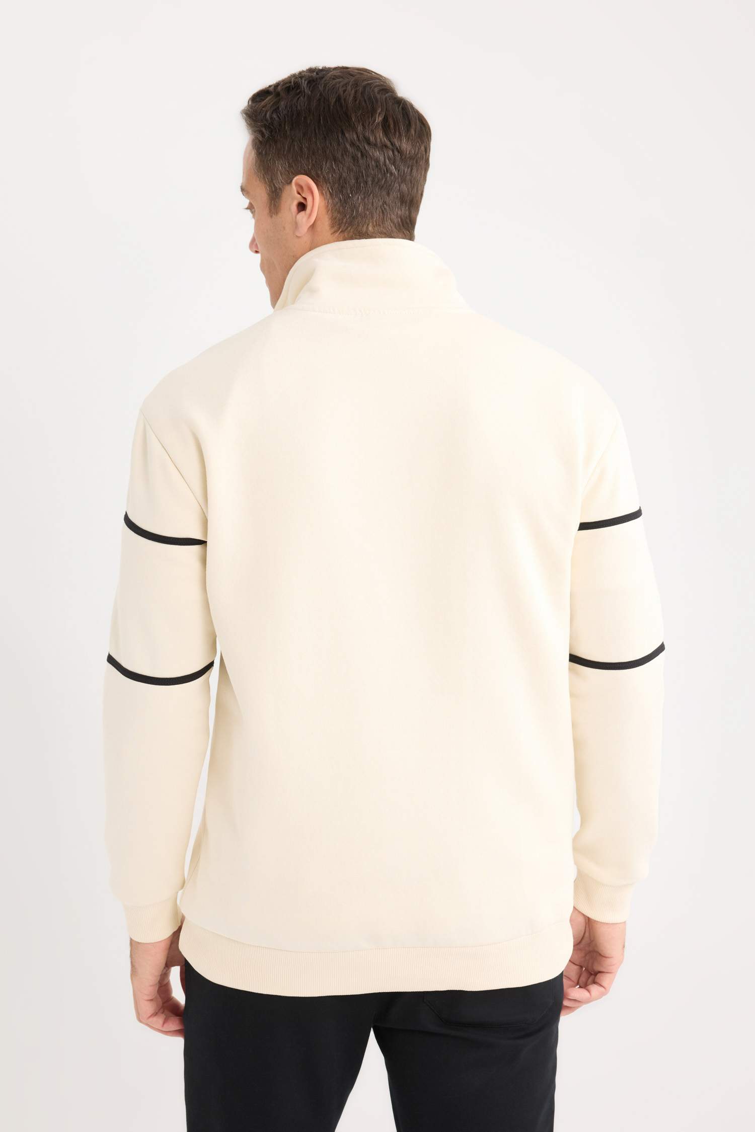 Relax Fit Stand-up Collar Thick Sweatshirt