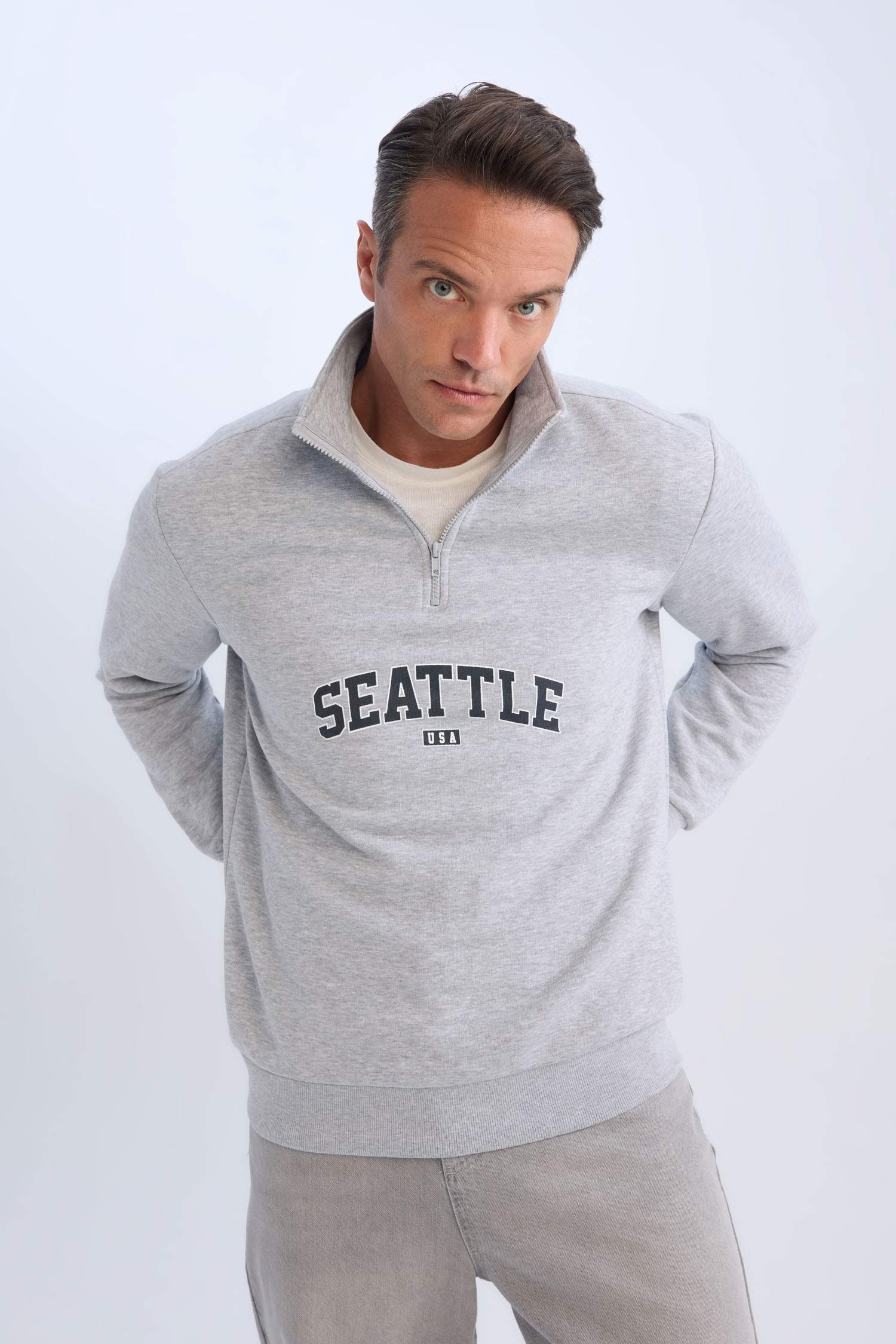 Relax Fit Fermuarlı Dik Yaka Baskılı Kalın Sweatshirt