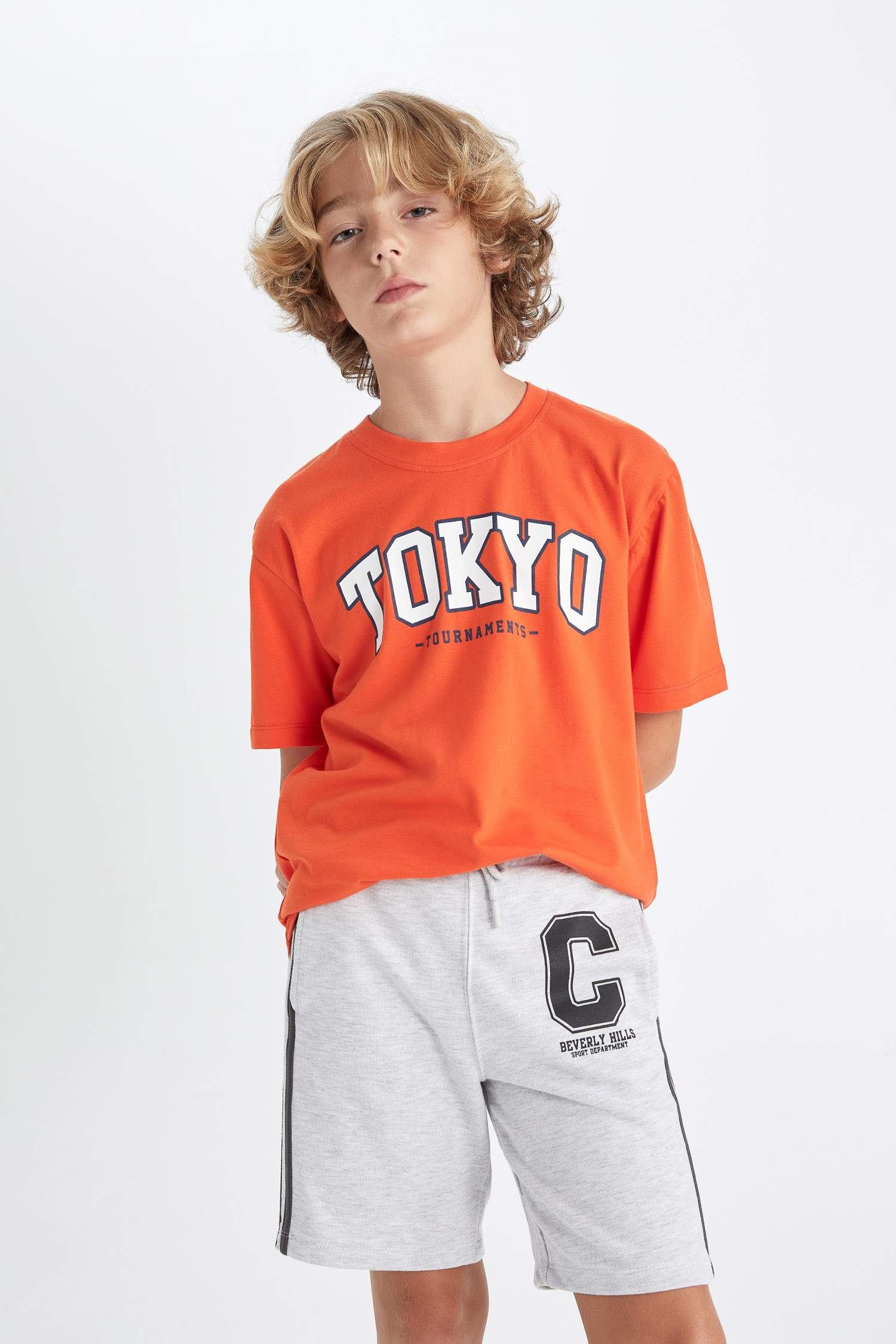 شورت ولادي قماش رقيق قصة عادية