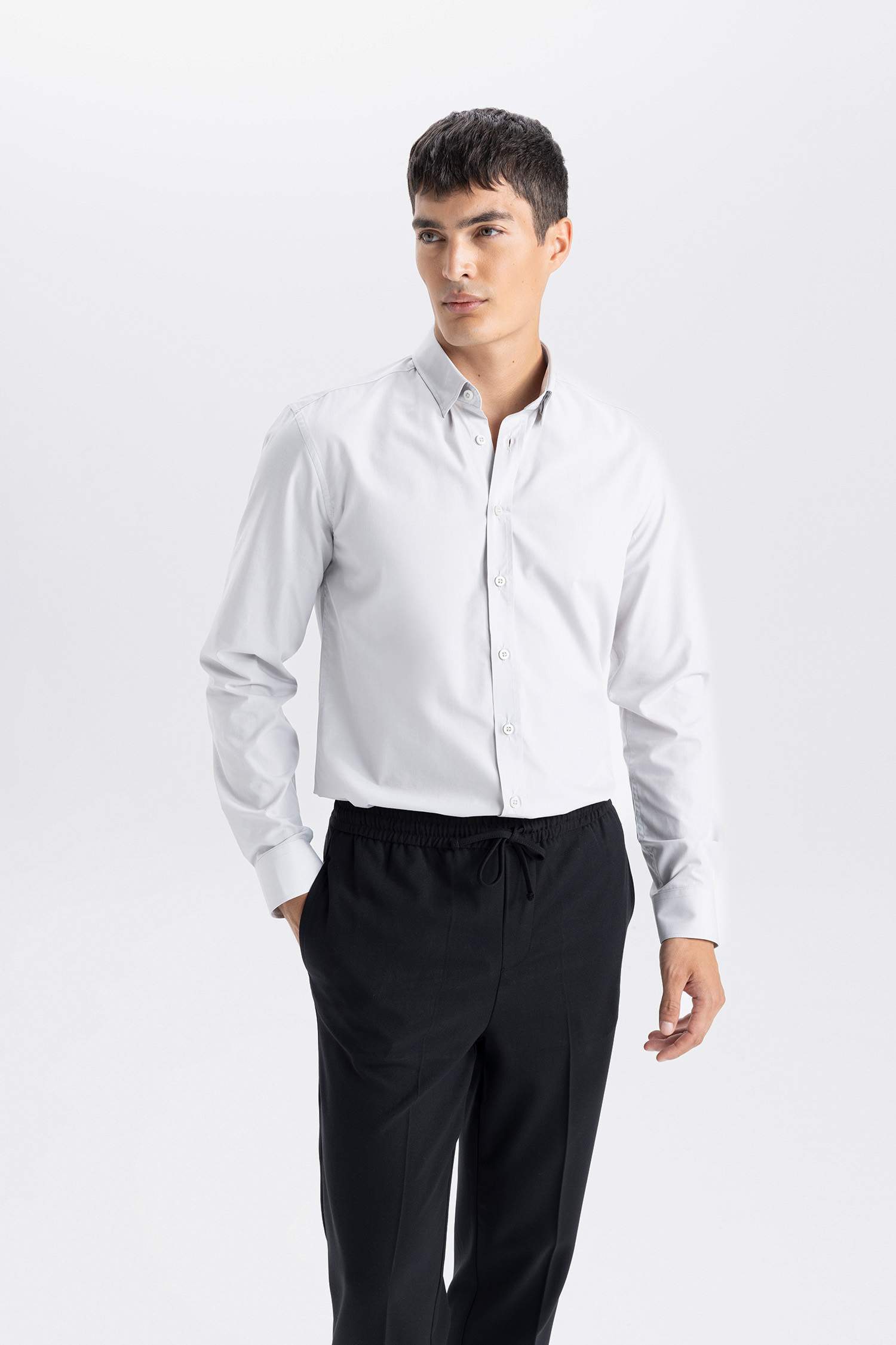 Рубашка приталенного кроя с длинным рукавом