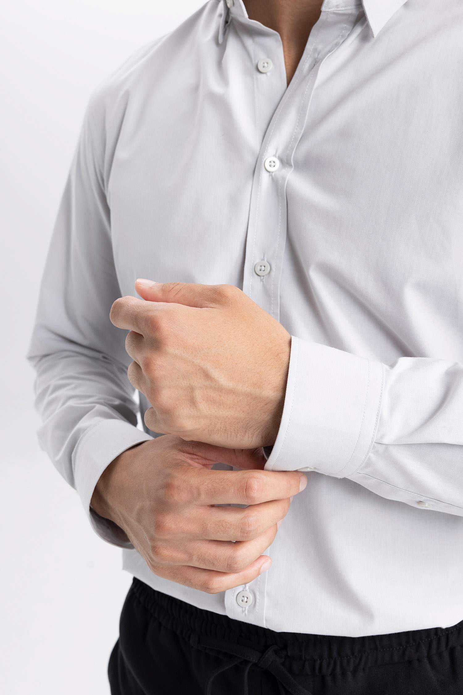 Рубашка приталенного кроя с длинным рукавом