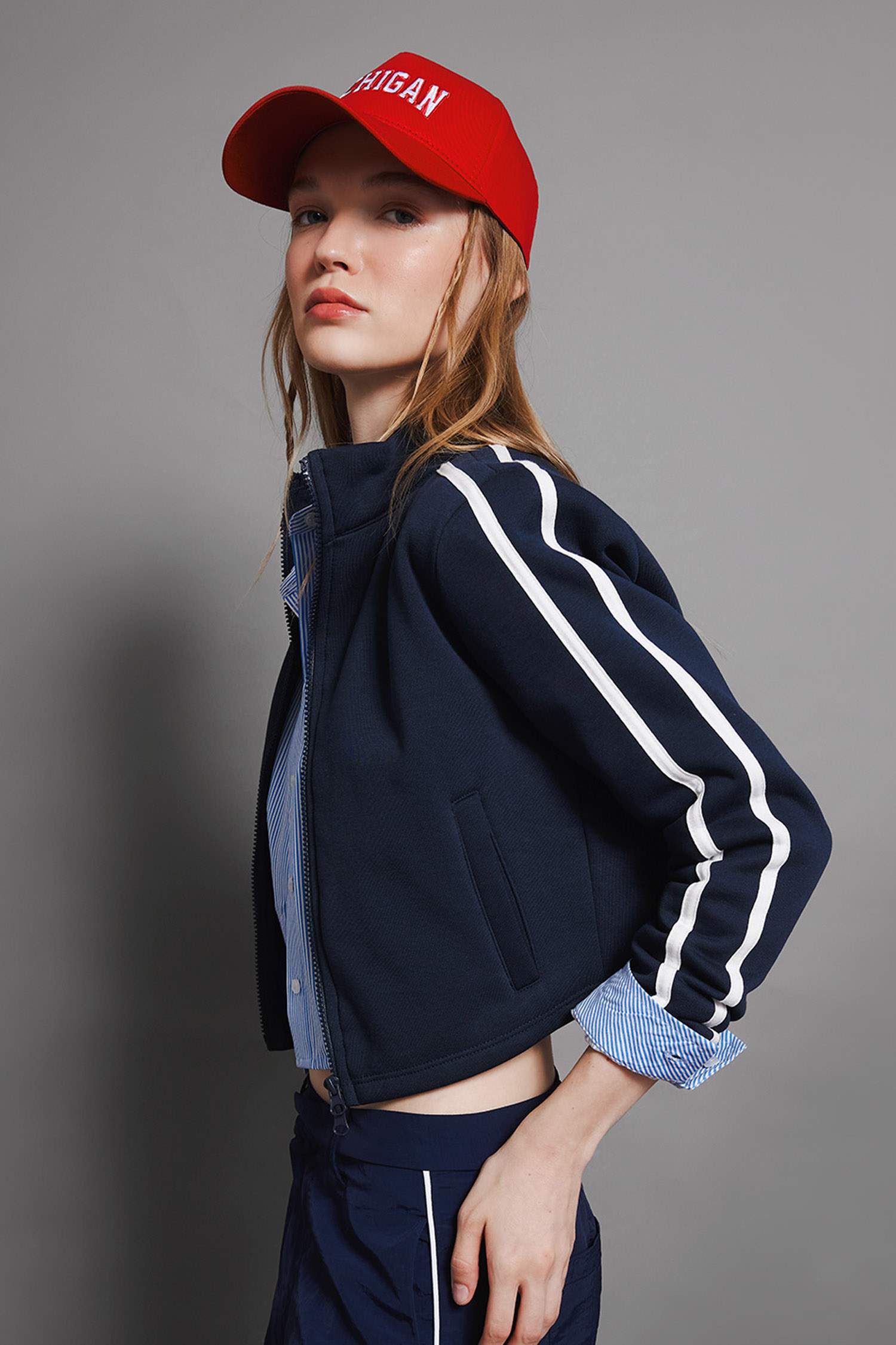 Coool Fitted Dik Yaka Basic Düz Cepli Fermuarlı Sweatshirt