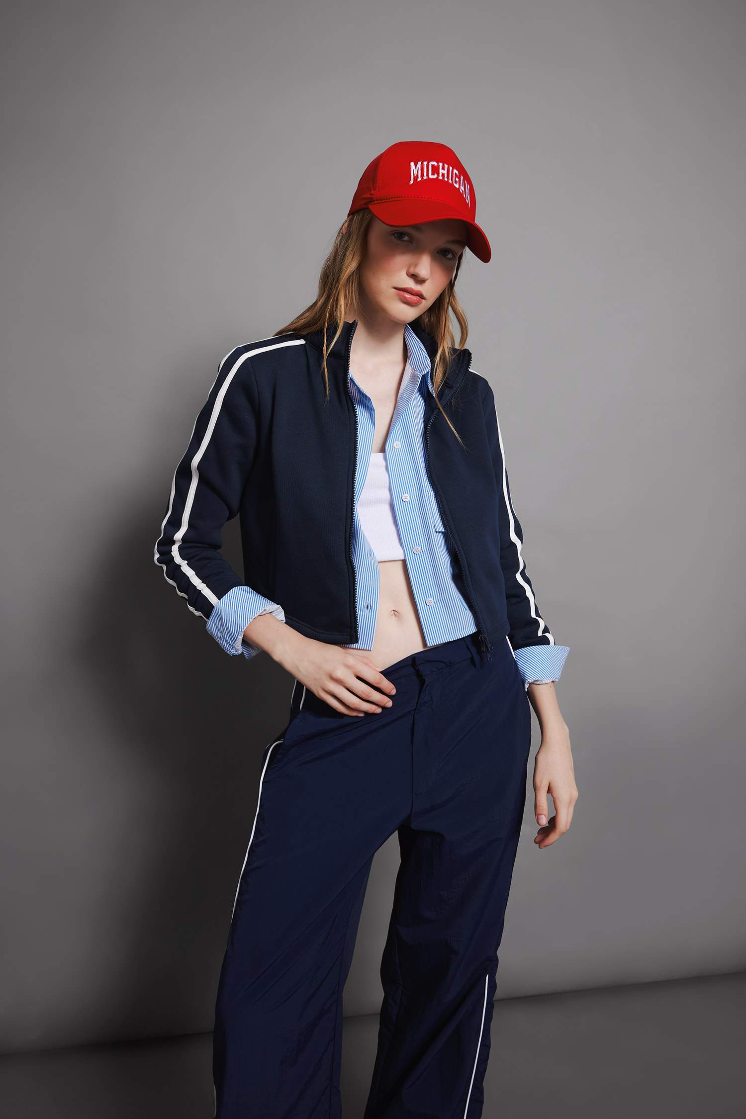 Coool Fitted Dik Yaka Basic Düz Cepli Fermuarlı Sweatshirt