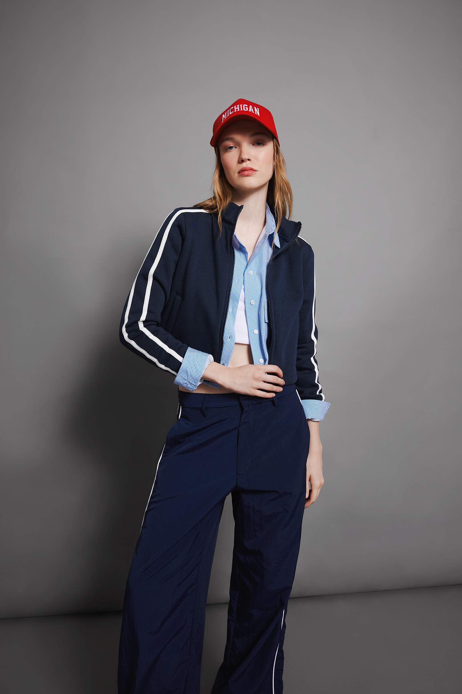 Coool Fitted Dik Yaka Basic Düz Cepli Fermuarlı Sweatshirt