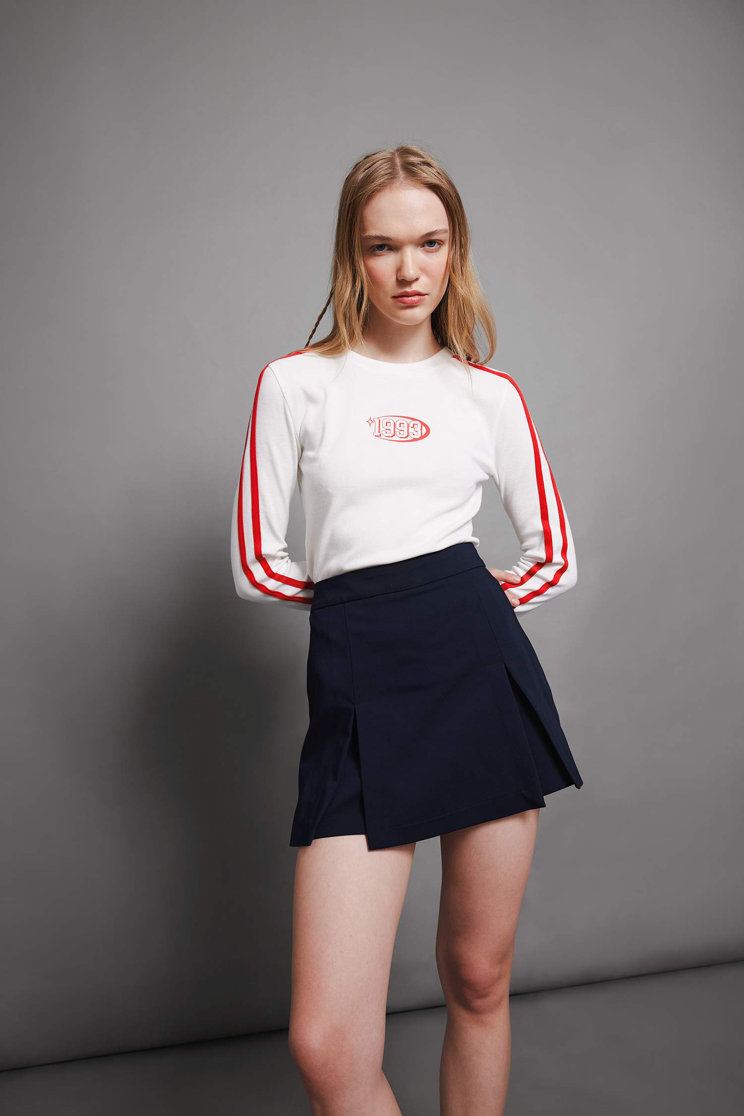 Fitted Vücuda Oturan Bisiklet Yaka Baskılı Ribana Uzun Kollu Tişört