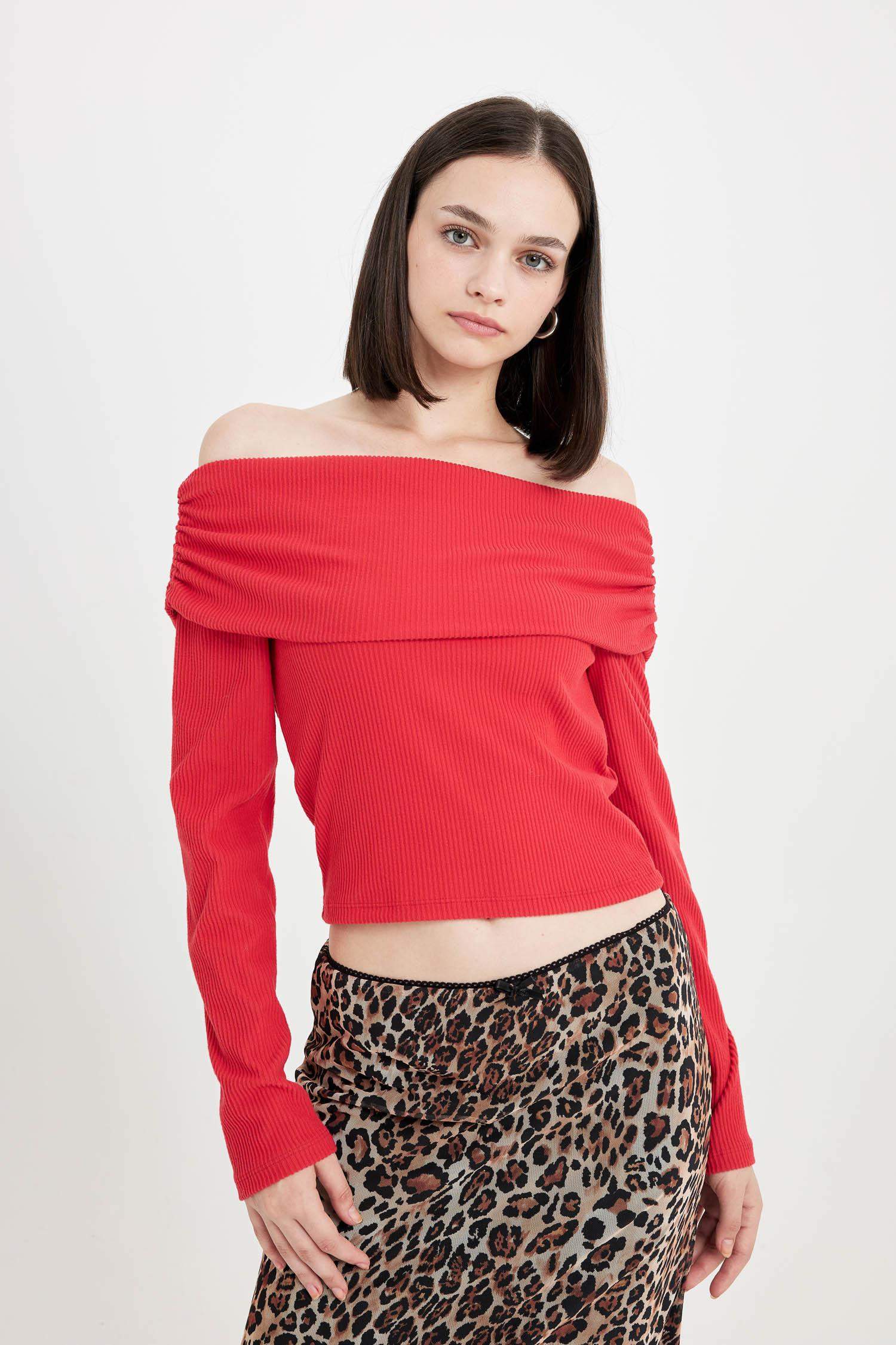 Fitted Vücuda Oturan Omzu Açık Fitilli Kaşkorse Kırmızı Uzun Kollu Tişört