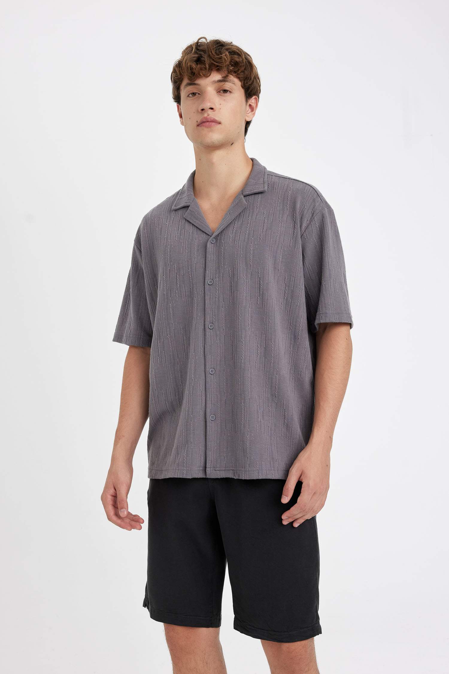 Regular Fit Resort Collar Short Sleeve Shirt