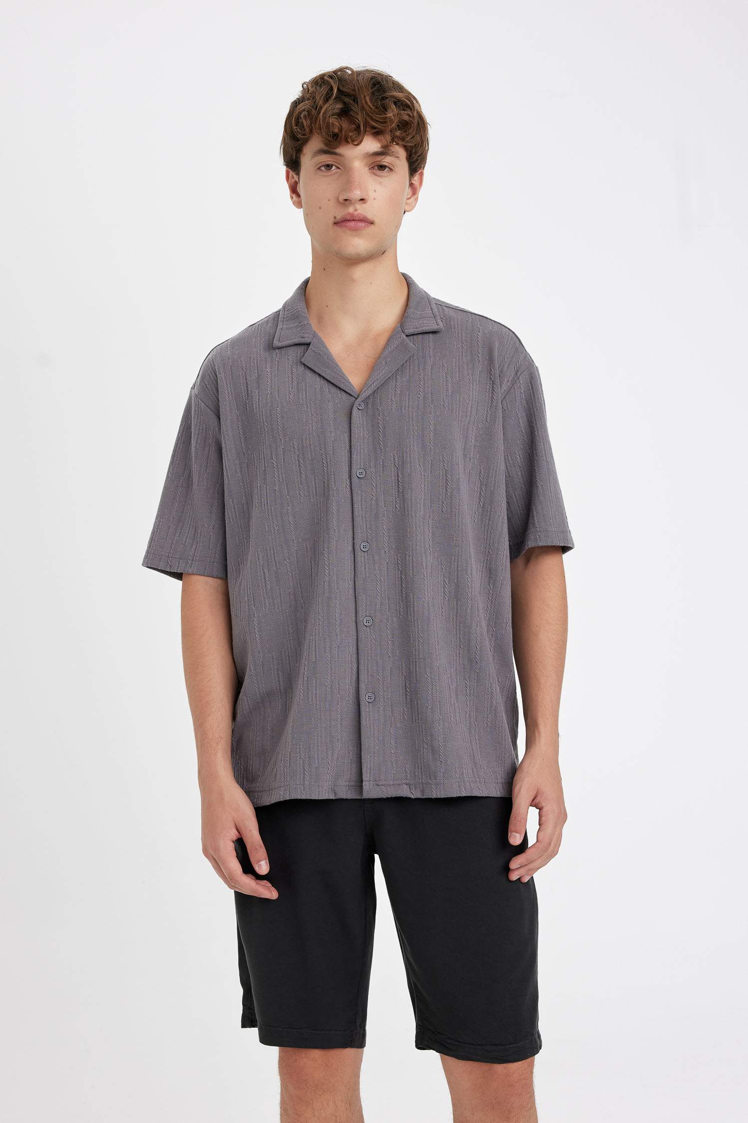 Regular Fit Resort Collar Short Sleeve Shirt