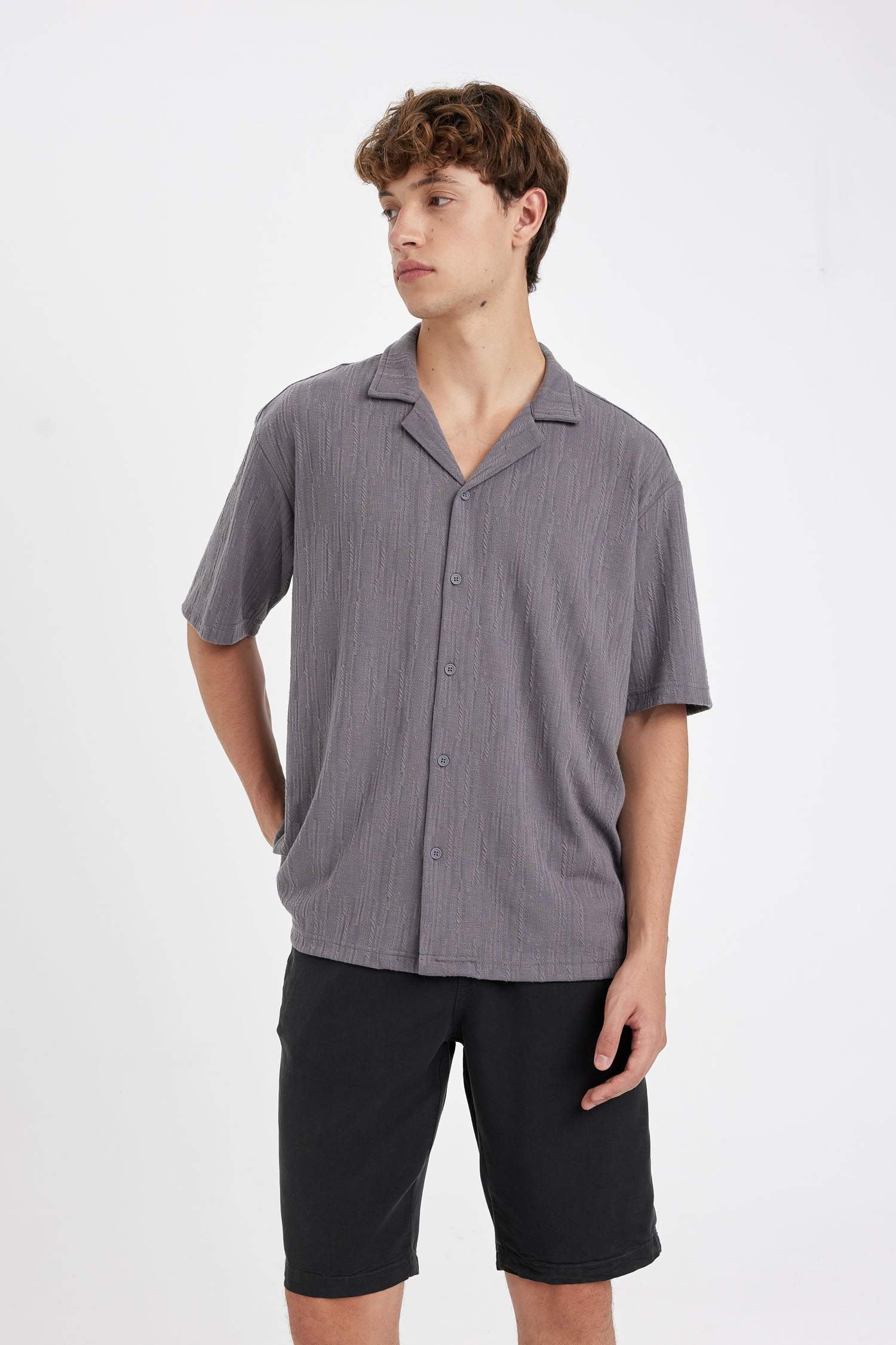 Regular Fit Resort Collar Short Sleeve Shirt