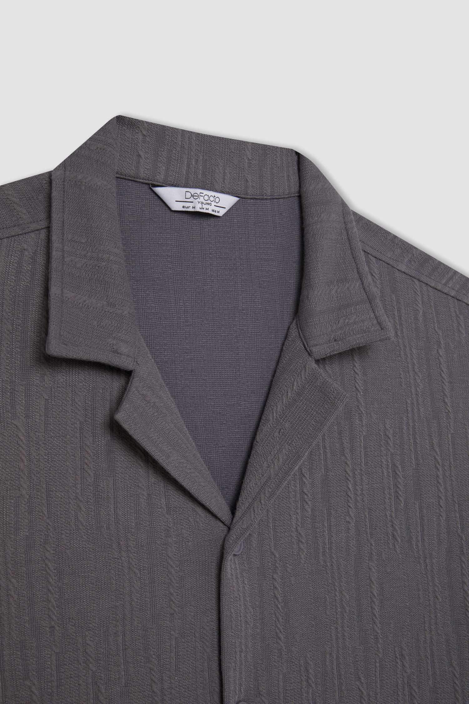 Regular Fit Resort Collar Short Sleeve Shirt