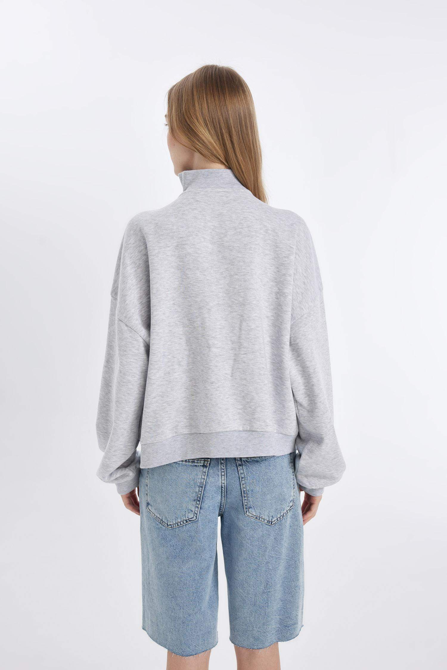 سويت شيرت اوفر سايز قماش سميك بياخة بسحاب