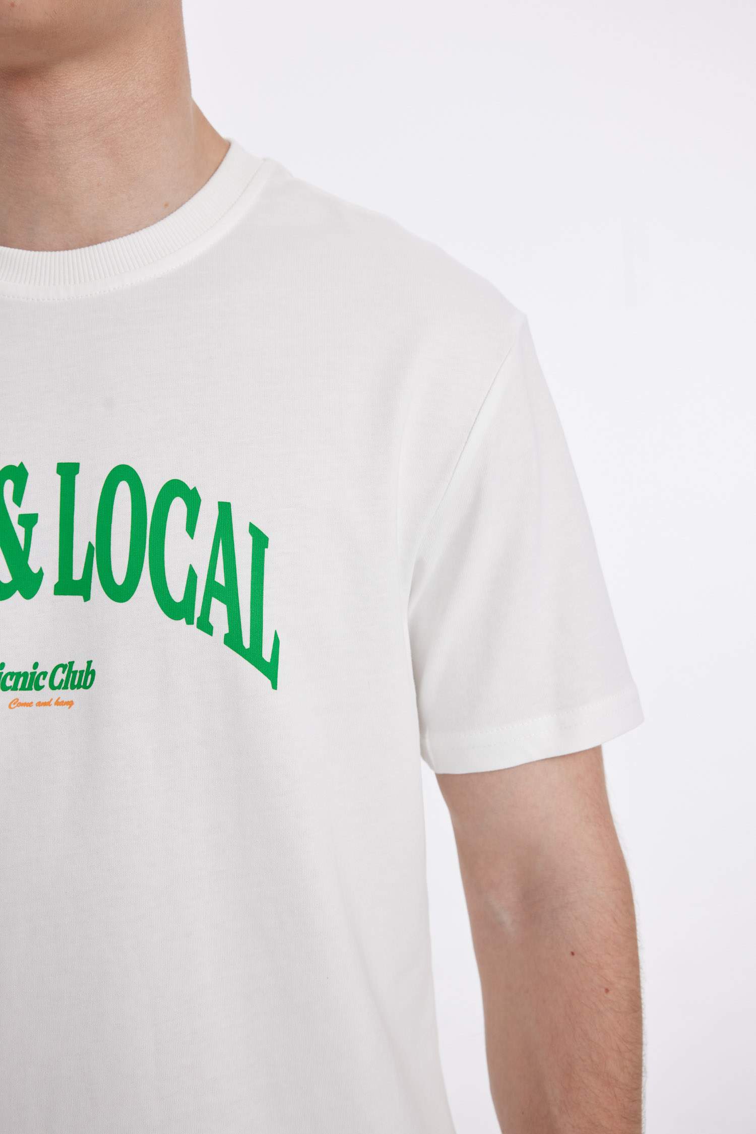 تيشيرت مطبوع قصة عادية برقبة مستديرة