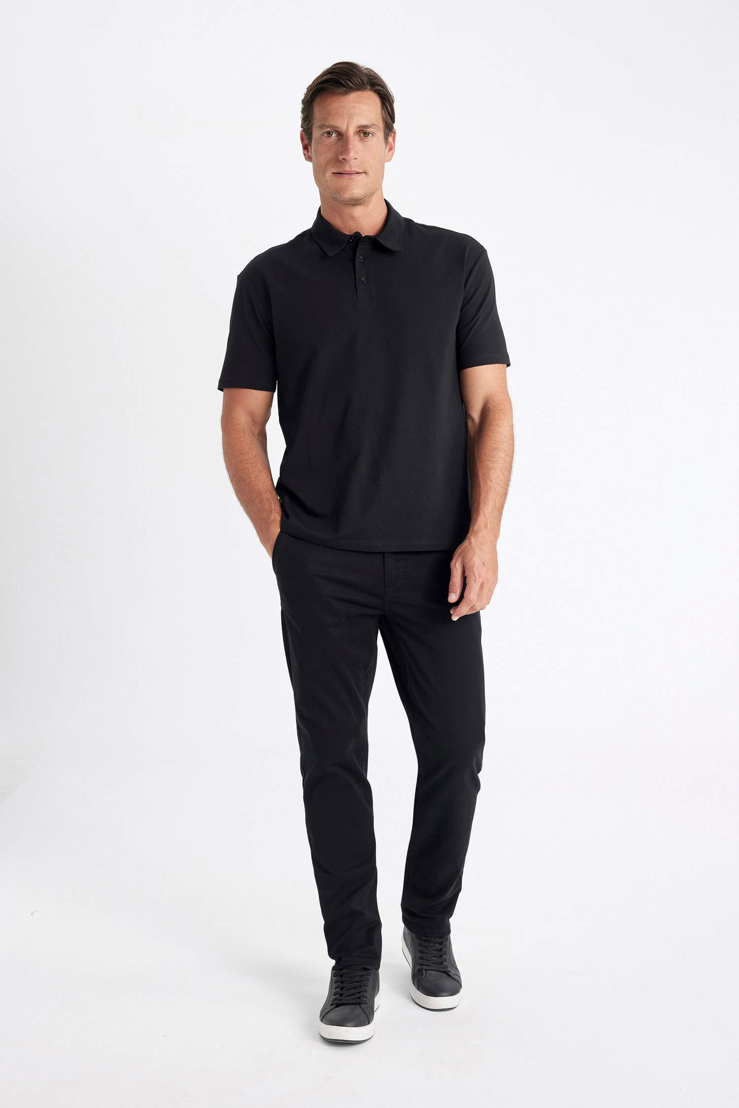 T-Shirt Polo Coupe Régulière à Manches Courtes