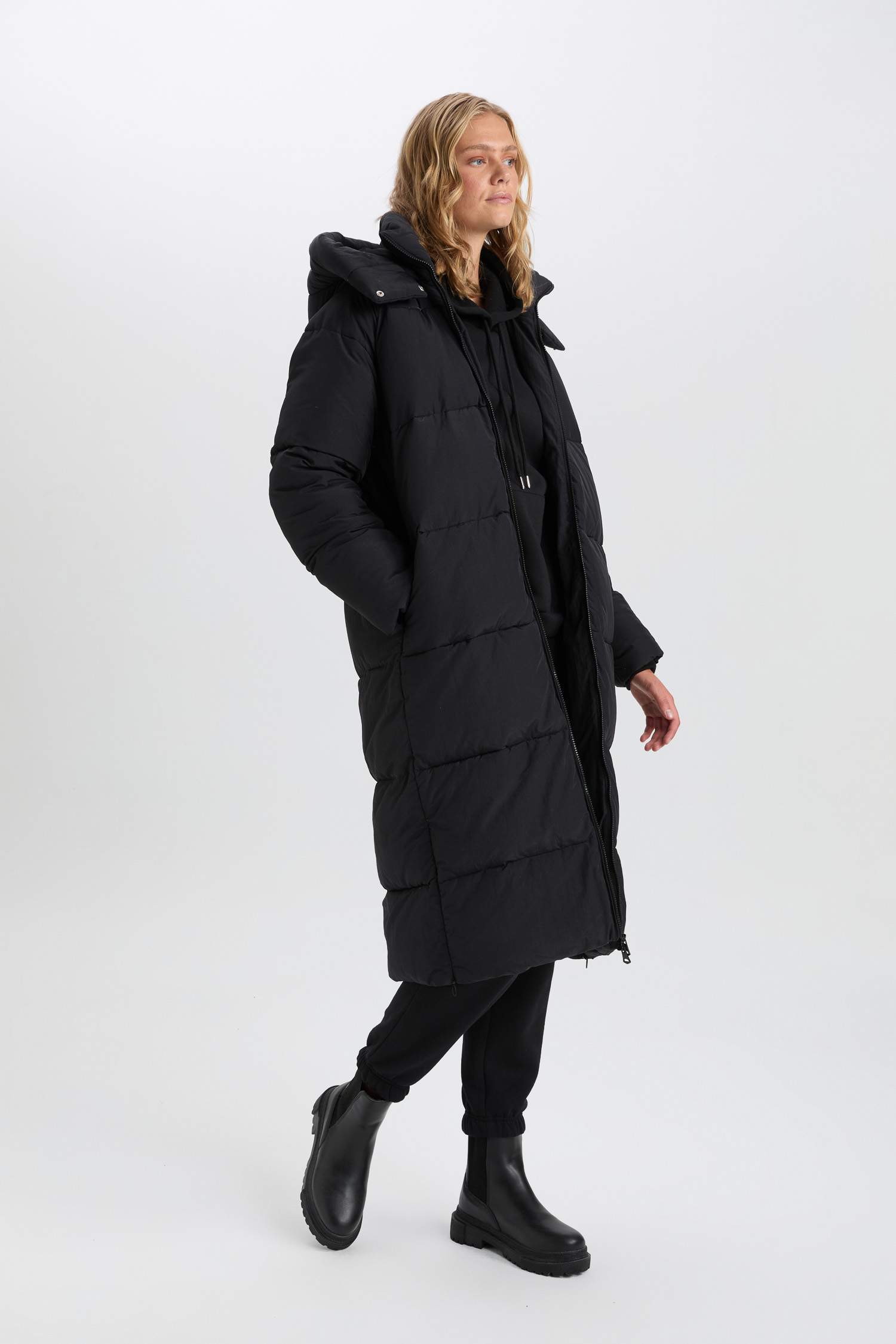 бас киімді Пальто