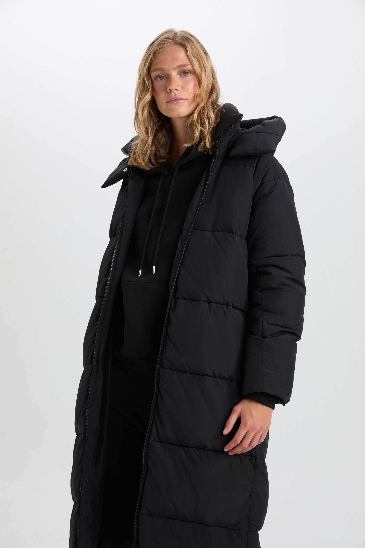 бас киімді Пальто