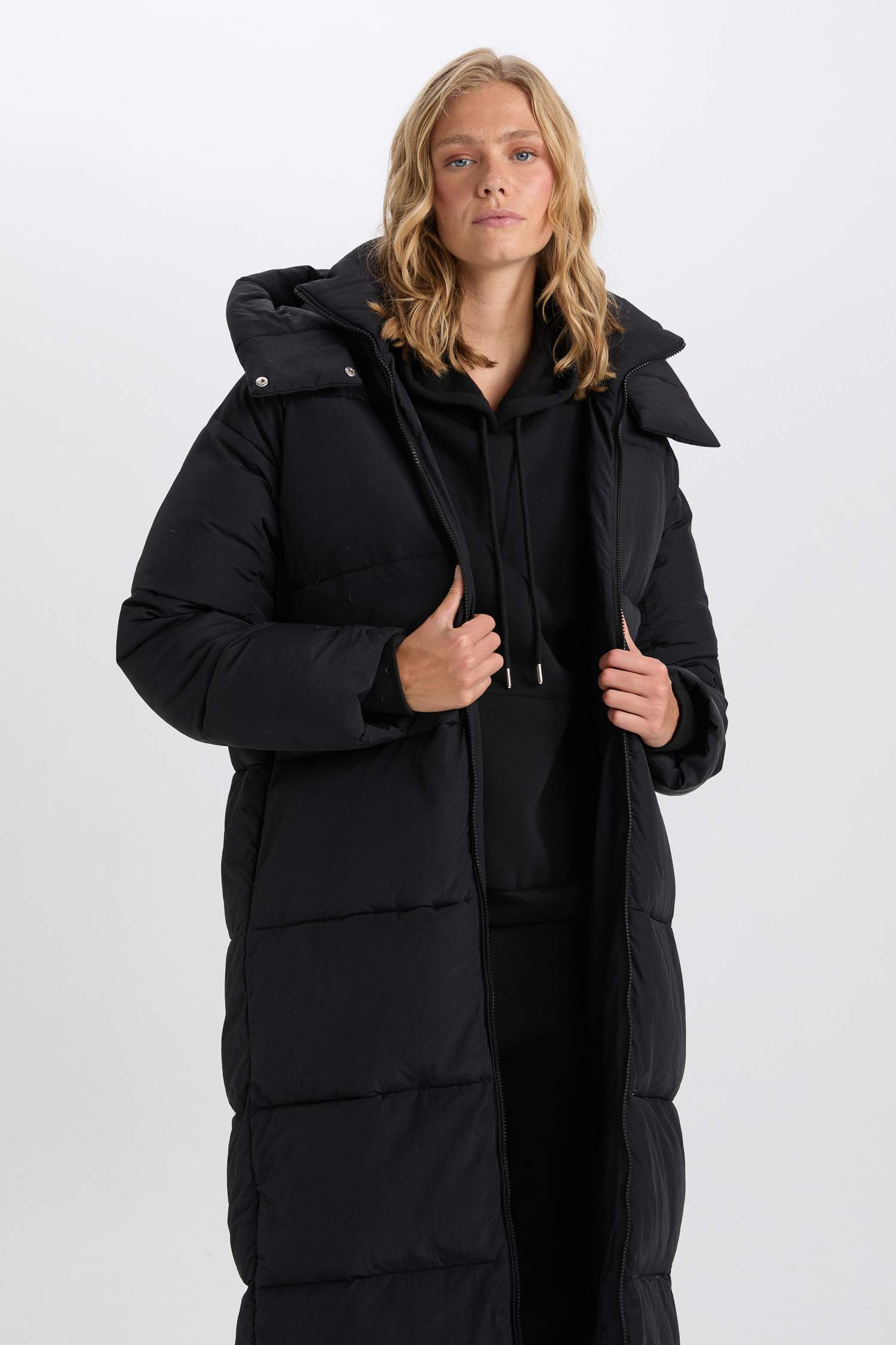 бас киімді Пальто