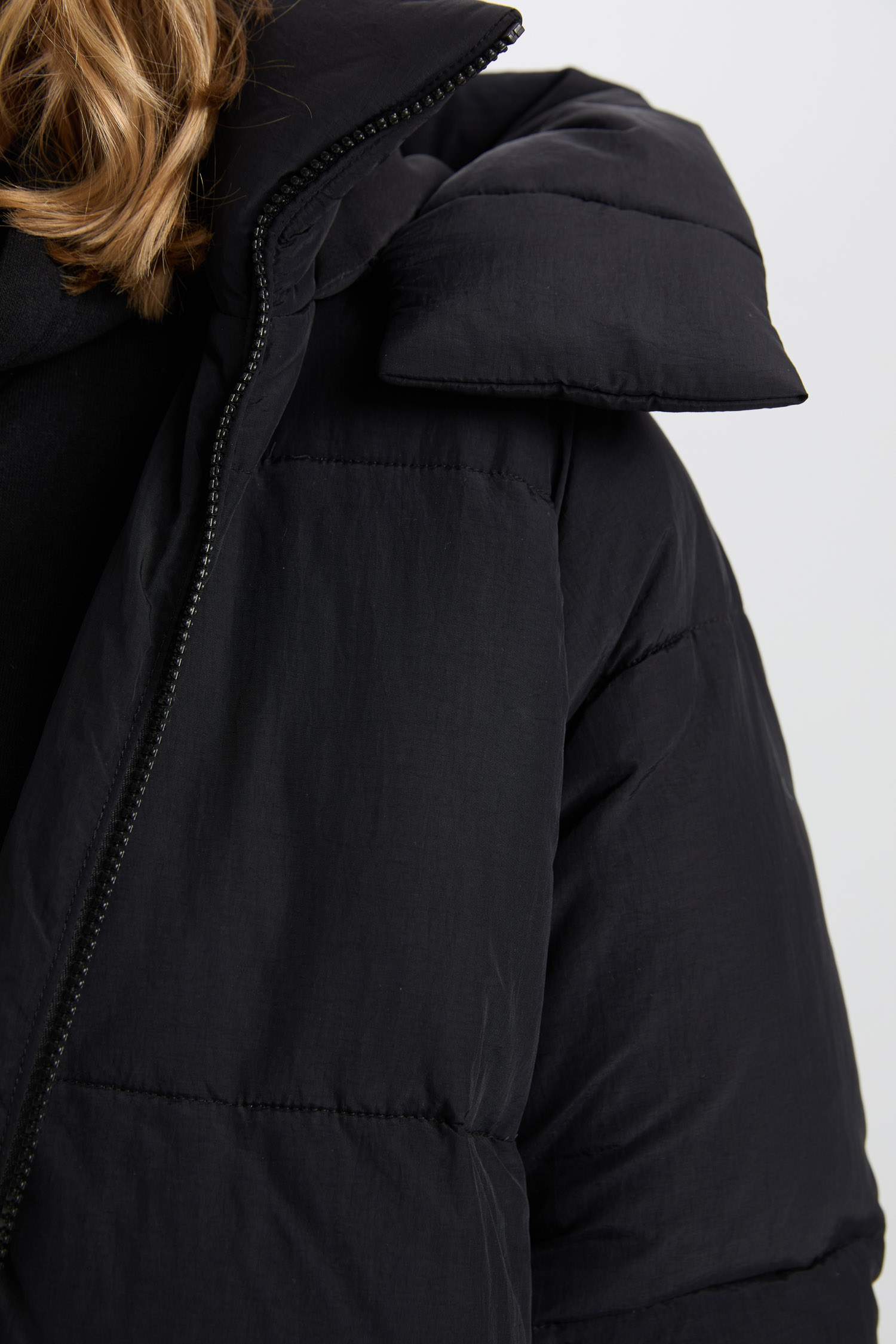 бас киімді Пальто