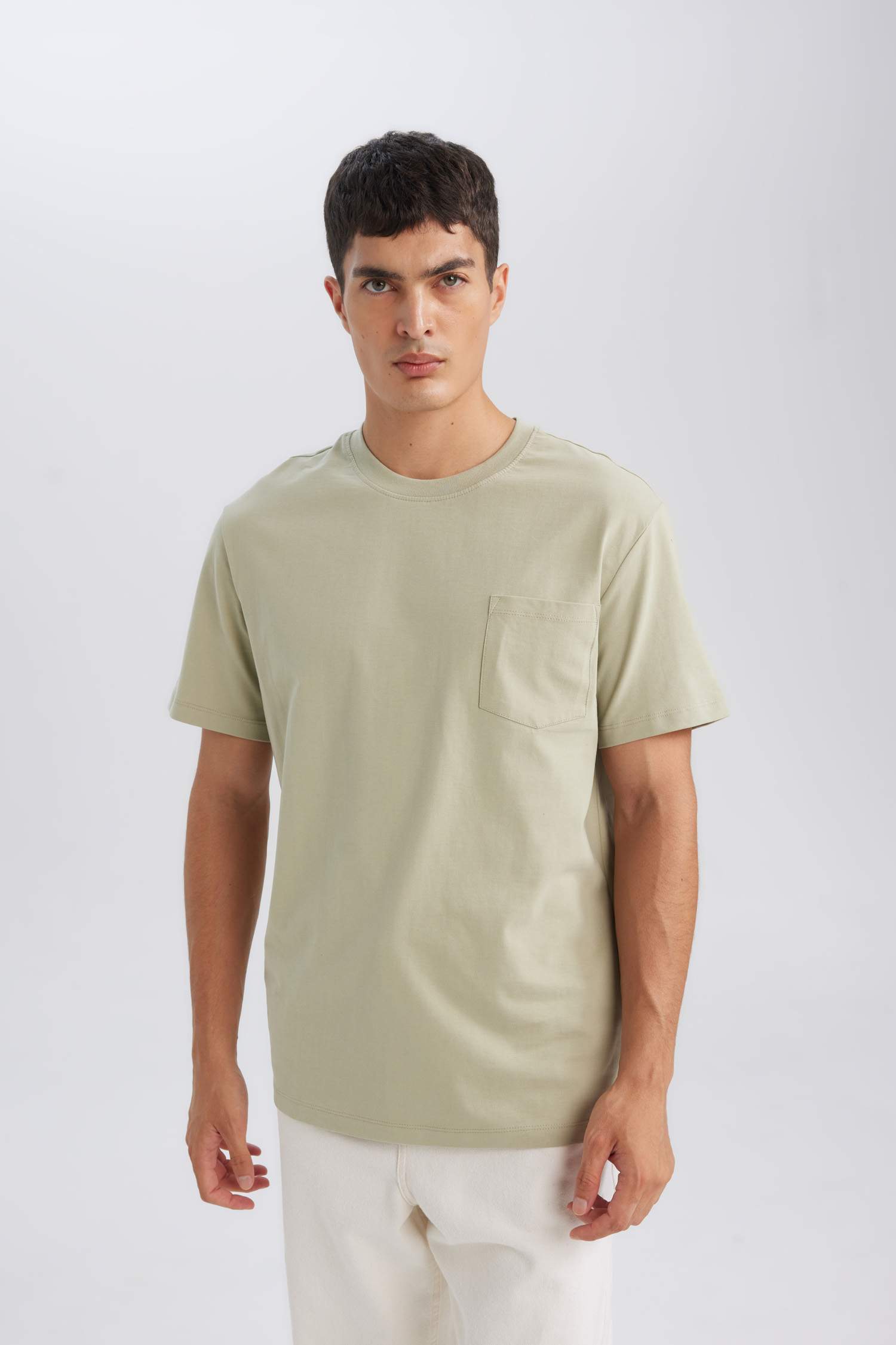 Regular Fit Crew Neck Pocket Detailed Basic T-shirt